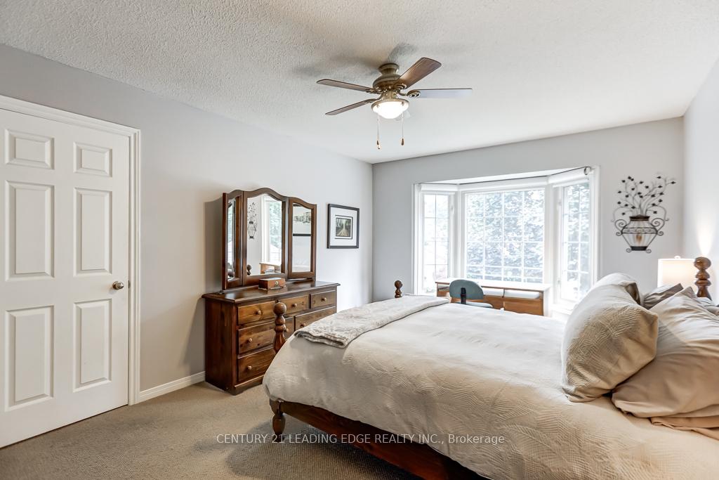 Photo 24 of 128 Reeve Drive, Markham, Markham Village — HOMEH