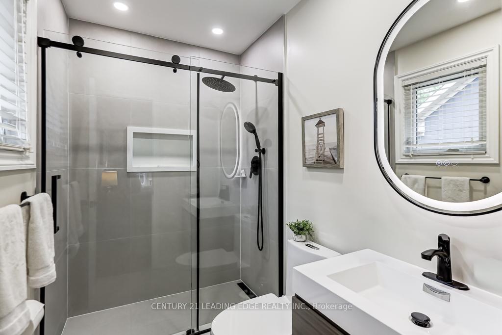 Photo 25 of 128 Reeve Drive, Markham, Markham Village — HOMEH