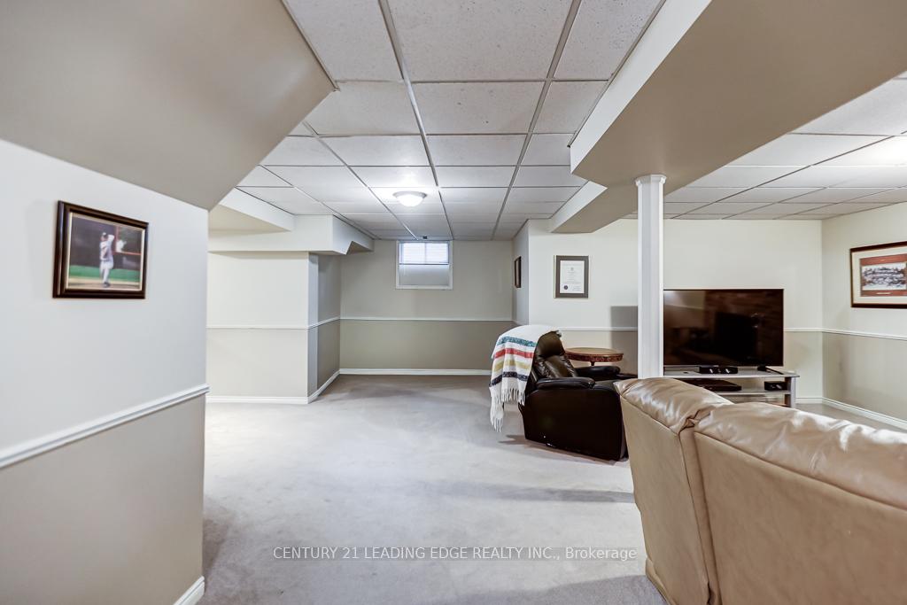 Photo 32 of 128 Reeve Drive, Markham, Markham Village — HOMEH