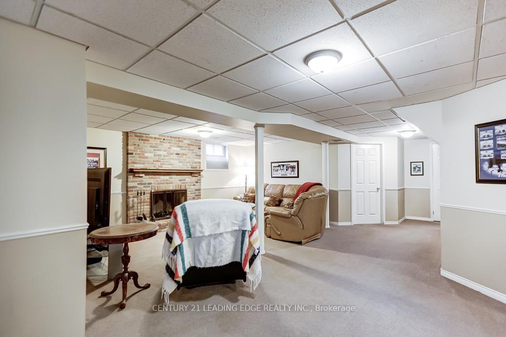 Photo 34 of 128 Reeve Drive, Markham, Markham Village — HOMEH