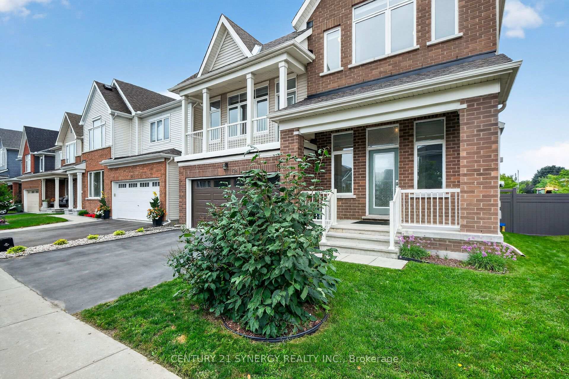 Photo 2 of 124 Des Aubrais Crescent, Ottawa, Chapel Hill South - Orleans Village — HOMEH
