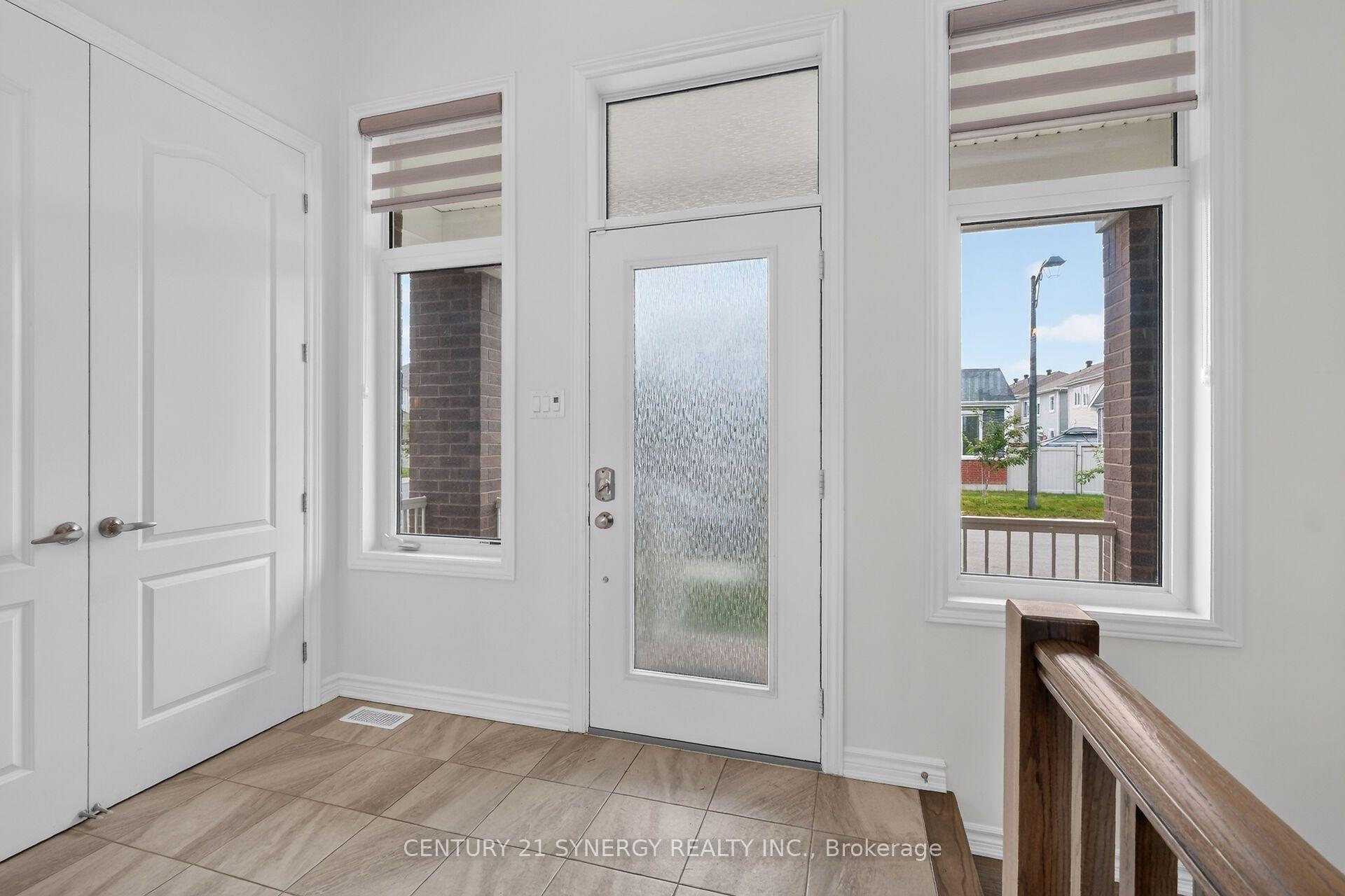 Photo 5 of 124 Des Aubrais Crescent, Ottawa, Chapel Hill South - Orleans Village — HOMEH