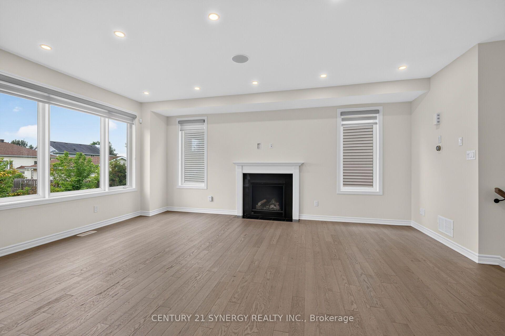 Photo 12 of 124 Des Aubrais Crescent, Ottawa, Chapel Hill South - Orleans Village — HOMEH
