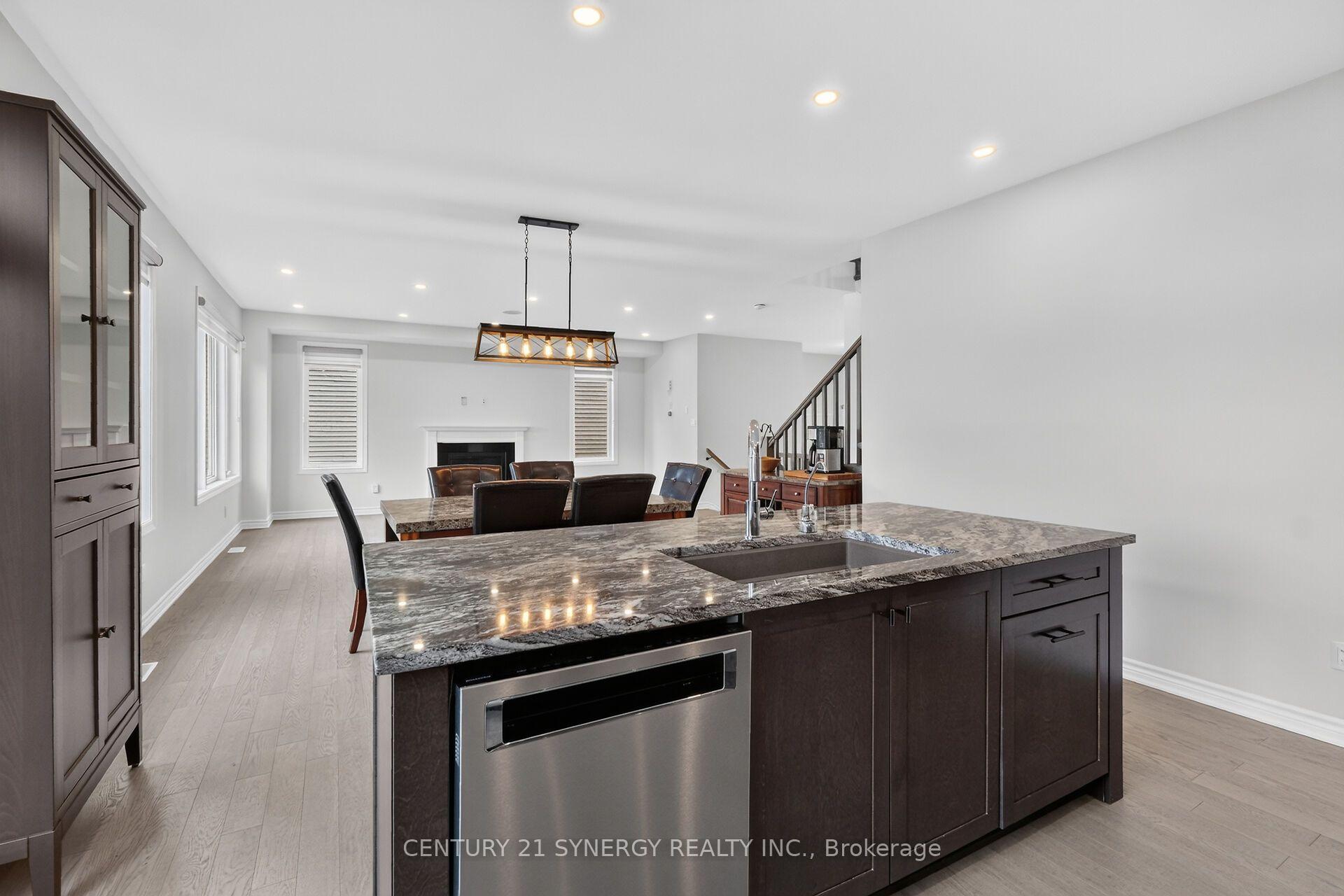 Photo 16 of 124 Des Aubrais Crescent, Ottawa, Chapel Hill South - Orleans Village — HOMEH