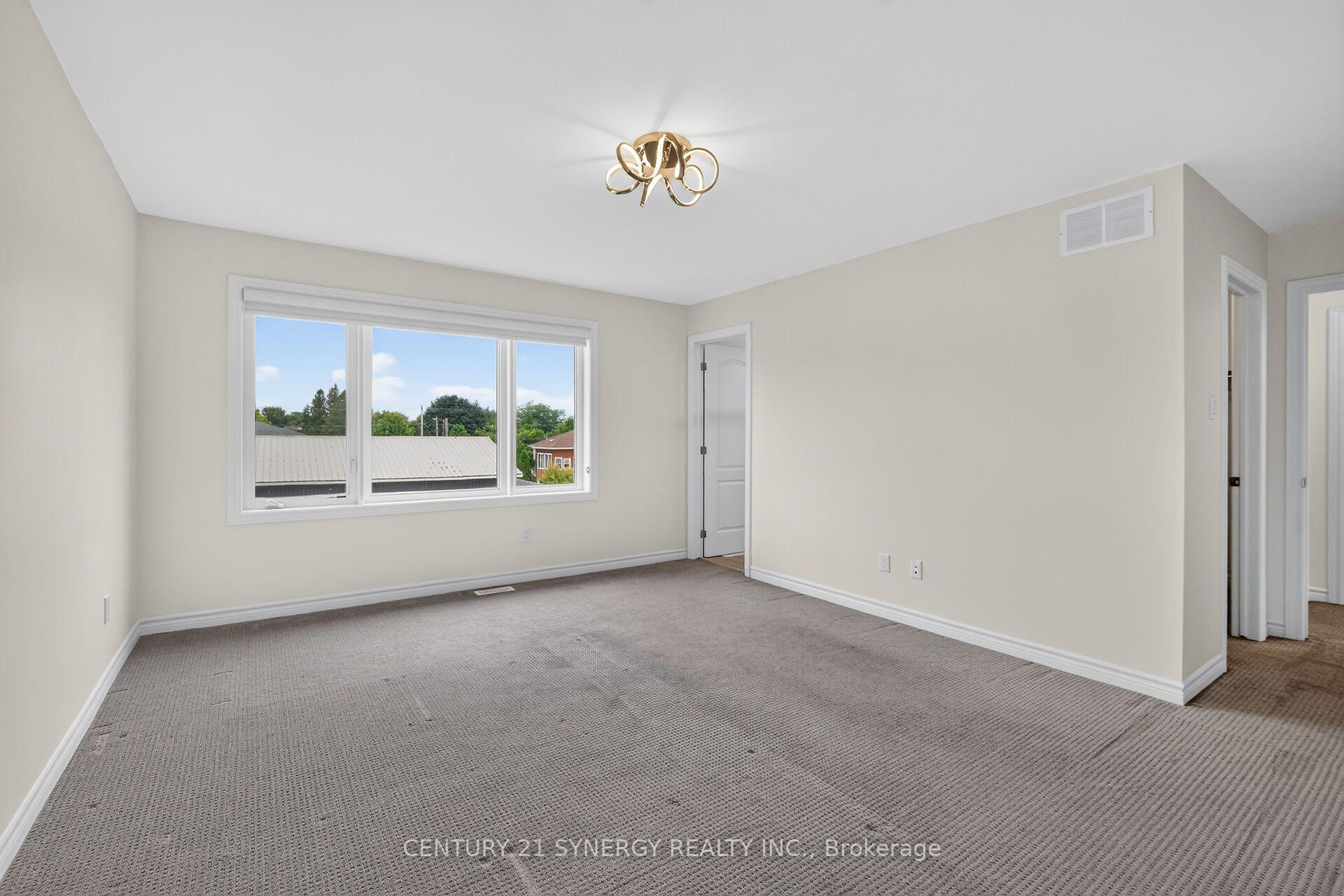 Photo 32 of 124 Des Aubrais Crescent, Ottawa, Chapel Hill South - Orleans Village — HOMEH