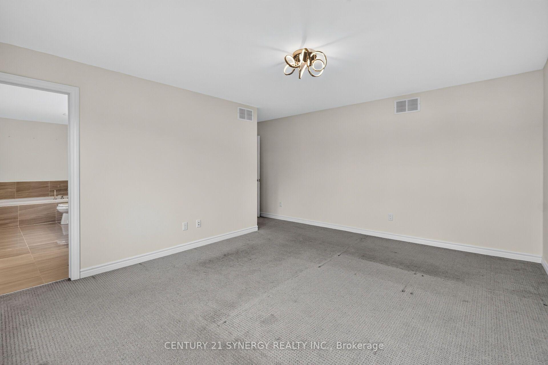 Photo 33 of 124 Des Aubrais Crescent, Ottawa, Chapel Hill South - Orleans Village — HOMEH