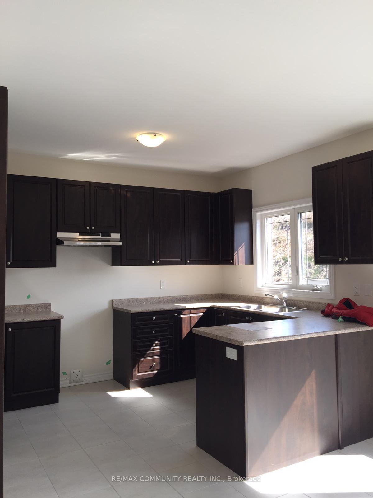 Photo 2 of 9 Stoddart Street, Brock, Beaverton — HOMEH