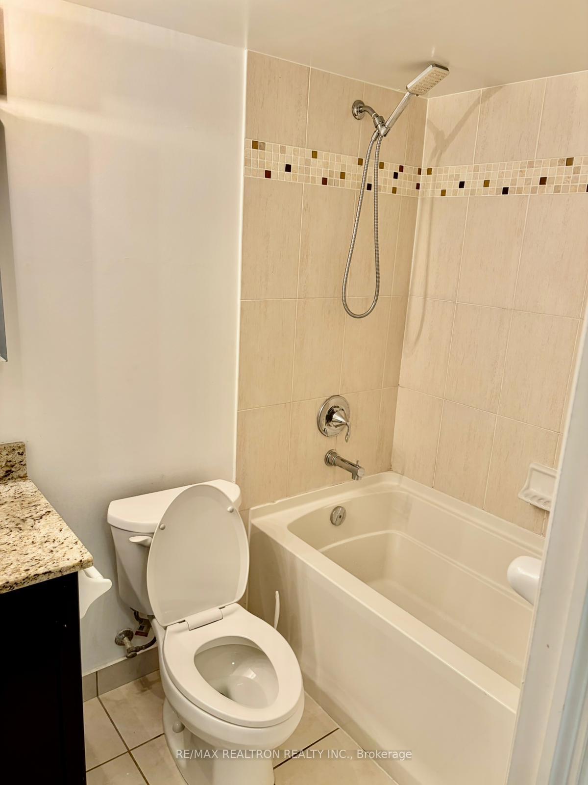 Photo 11 of Unit 201, 73 King William Crescent, Richmond Hill, Langstaff — HOMEH
