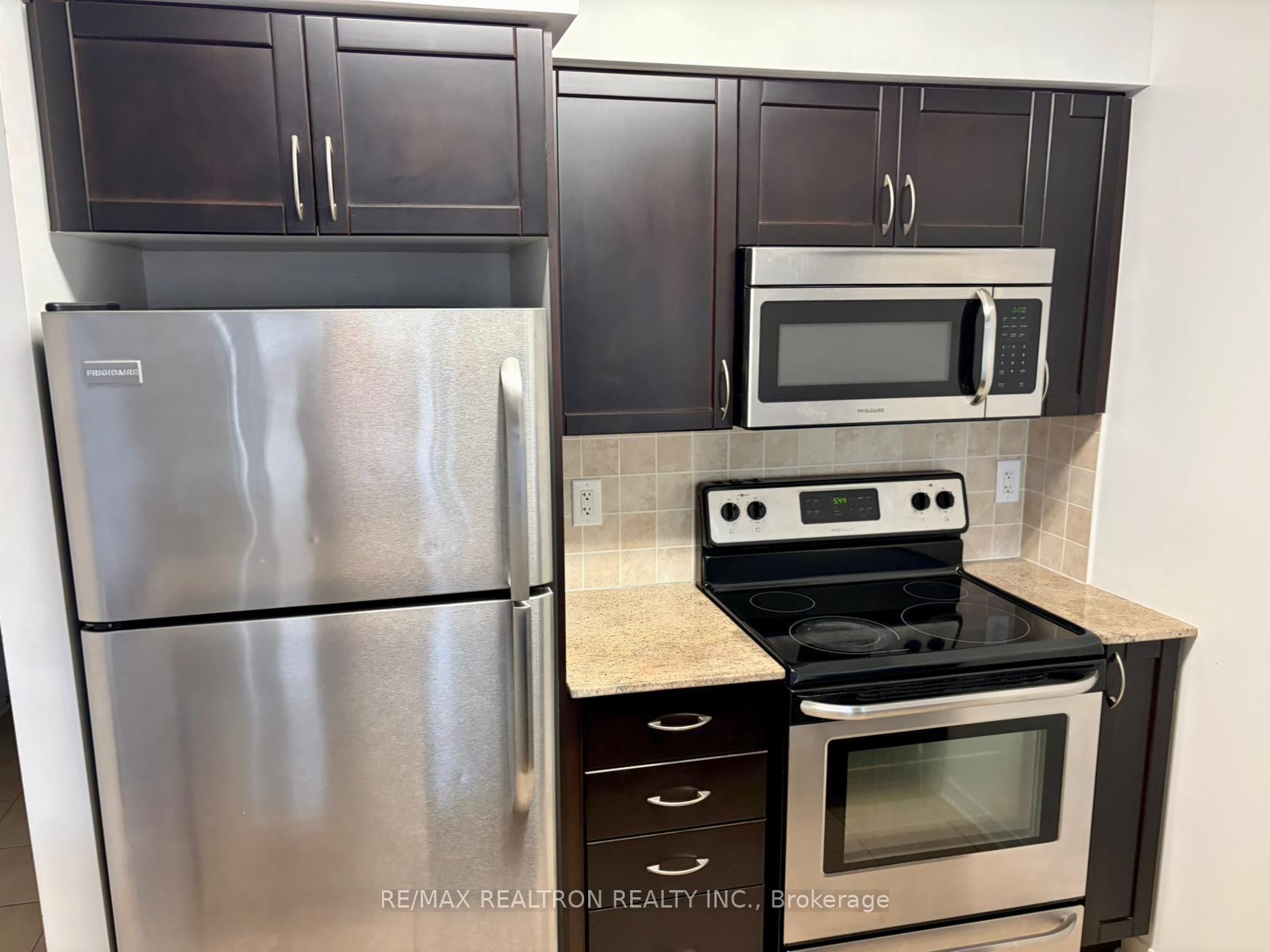 Photo 3 of Unit 201, 73 King William Crescent, Richmond Hill, Langstaff — HOMEH