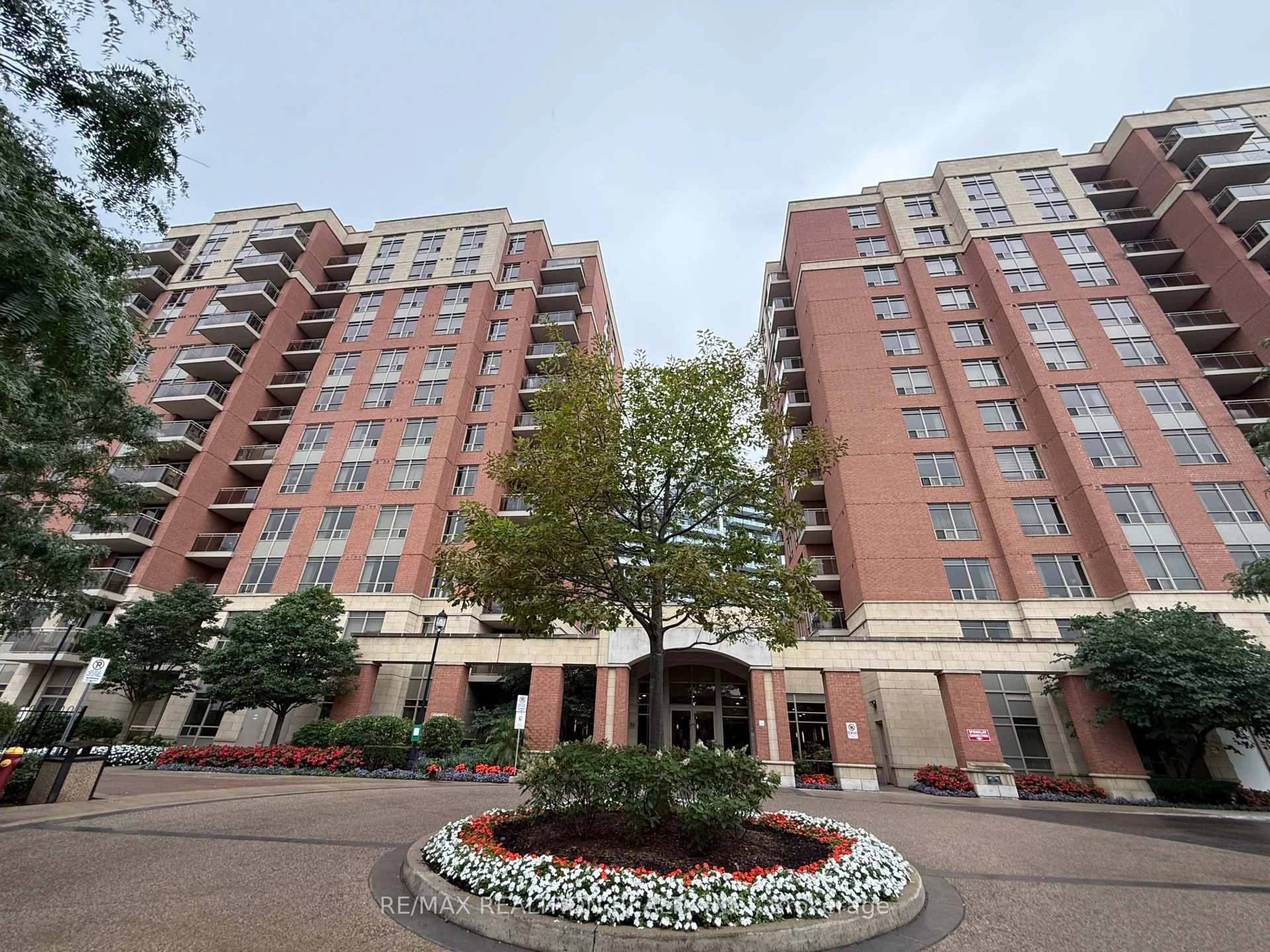 Photo 4 of Unit 201, 73 King William Crescent, Richmond Hill, Langstaff — HOMEH