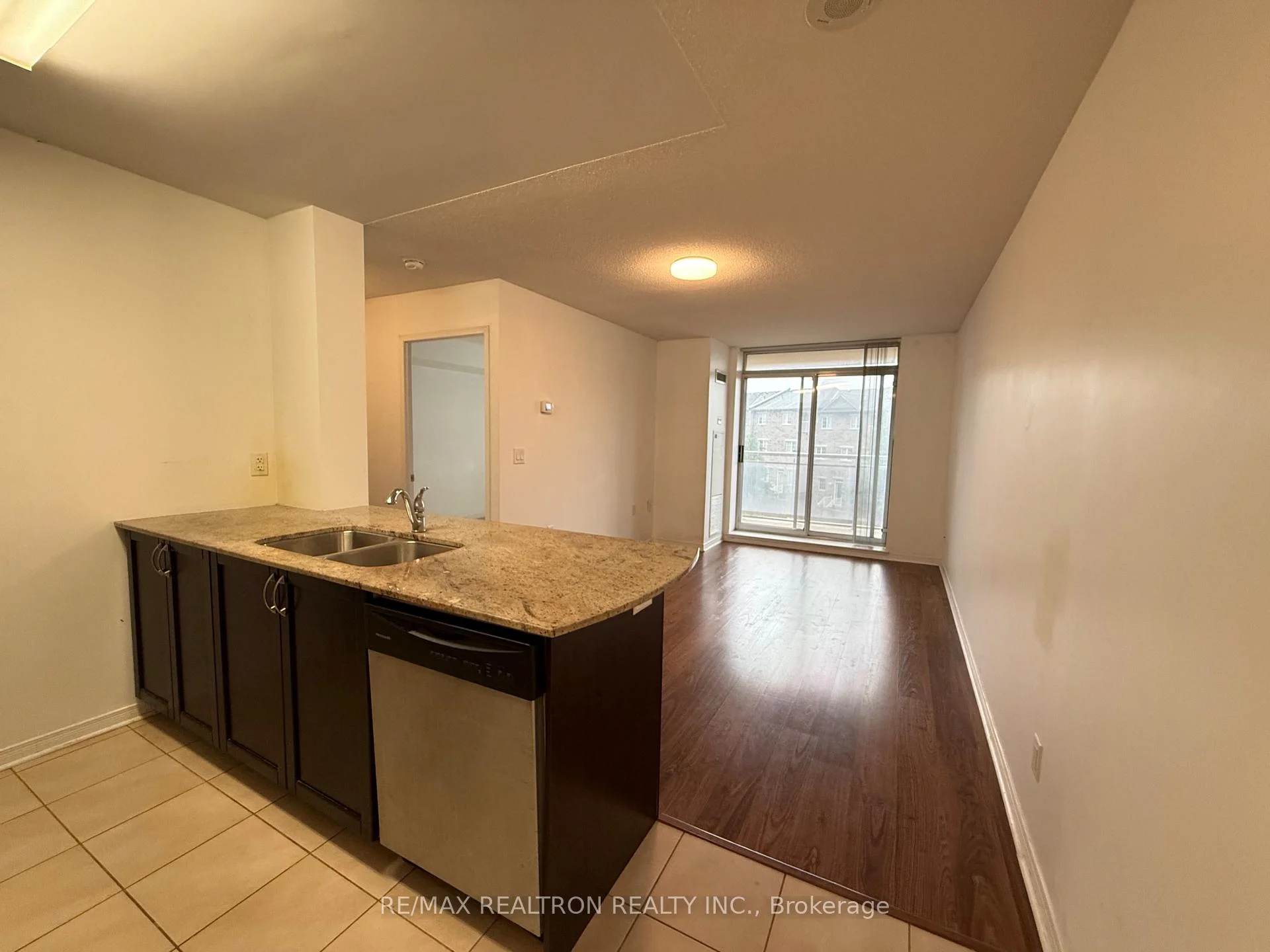 Photo 16 of Unit 201, 73 King William Crescent, Richmond Hill, Langstaff — HOMEH