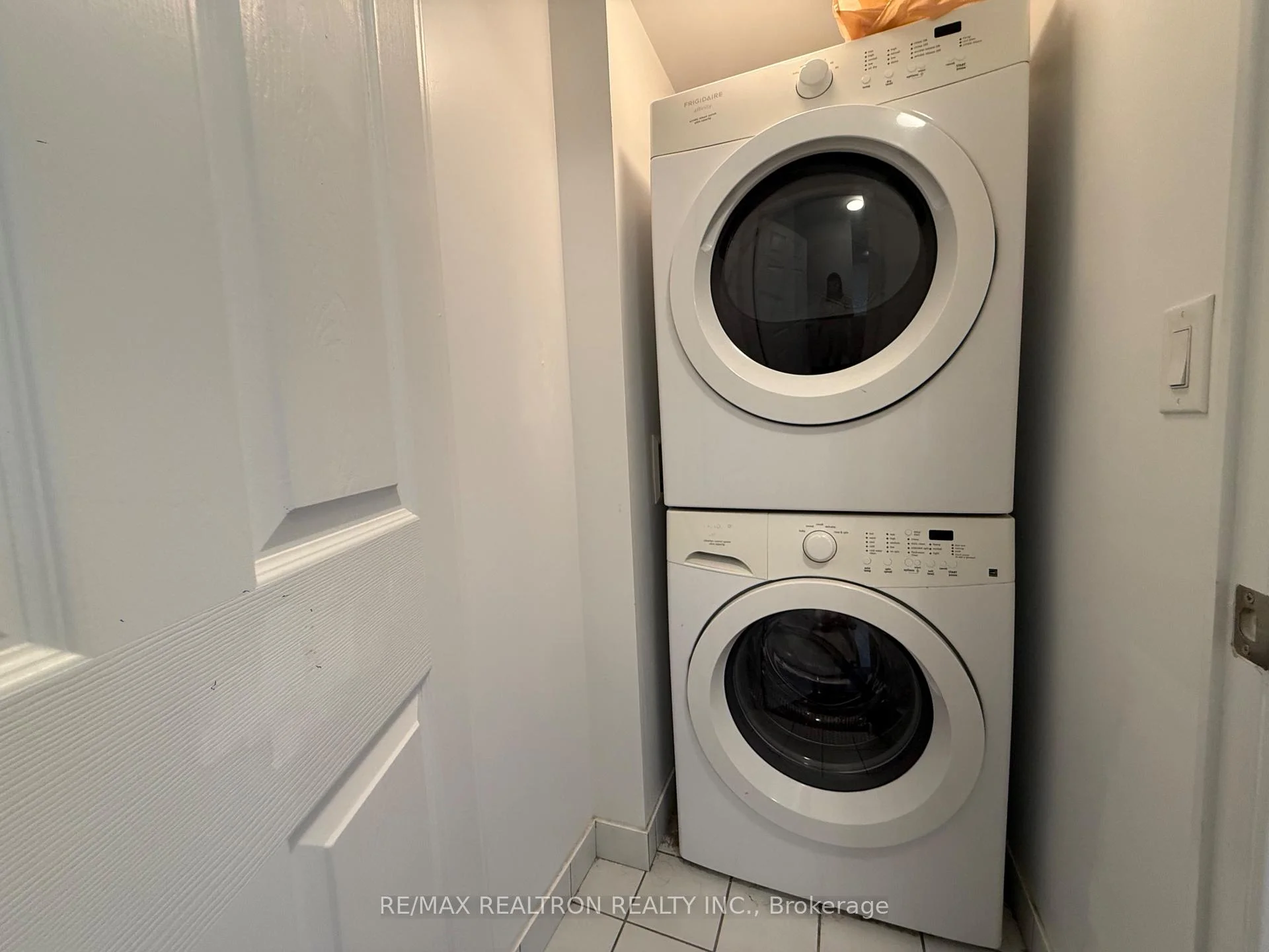 Photo 18 of Unit 201, 73 King William Crescent, Richmond Hill, Langstaff — HOMEH