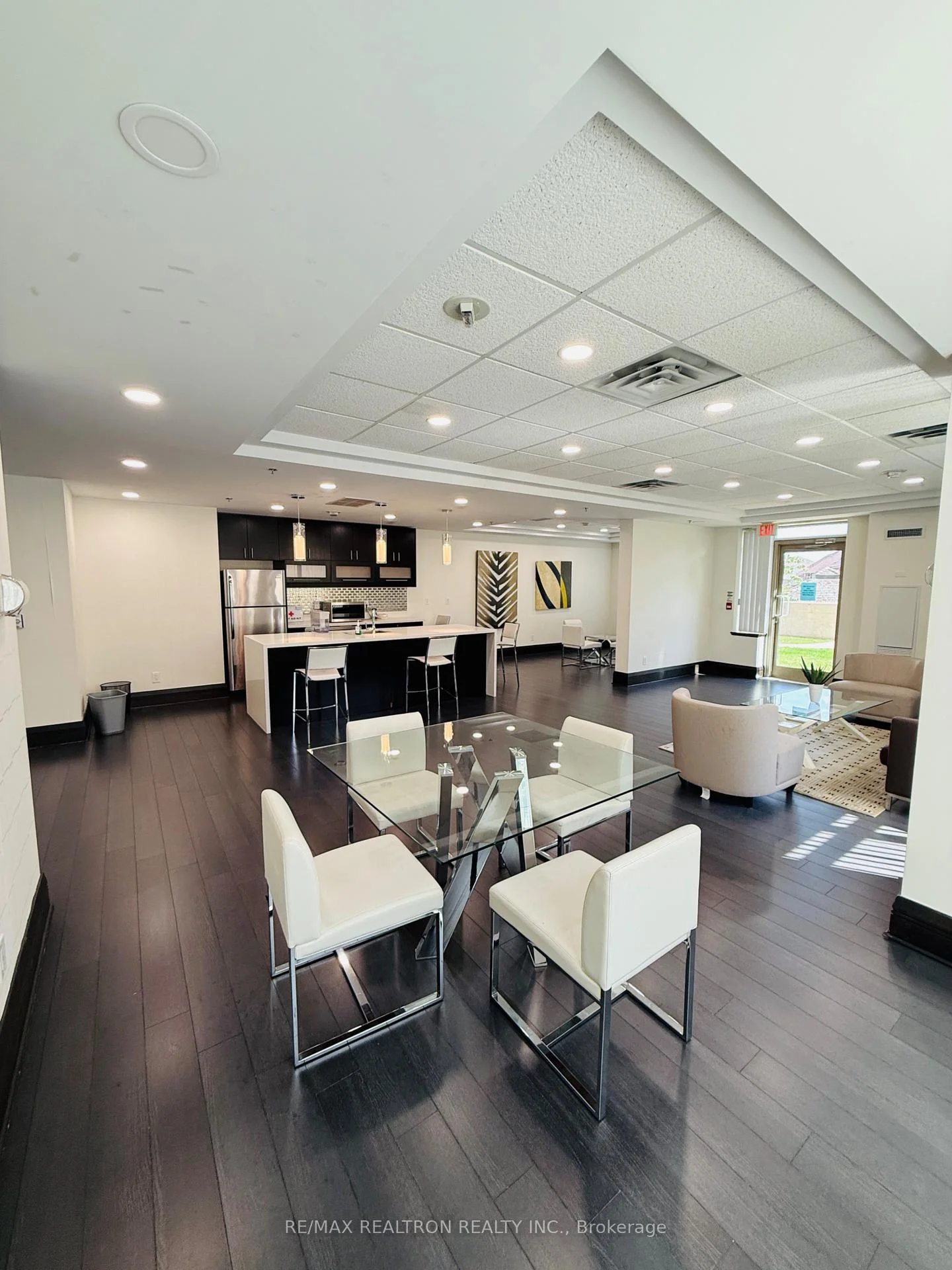 Photo 32 of Unit 201, 73 King William Crescent, Richmond Hill, Langstaff — HOMEH