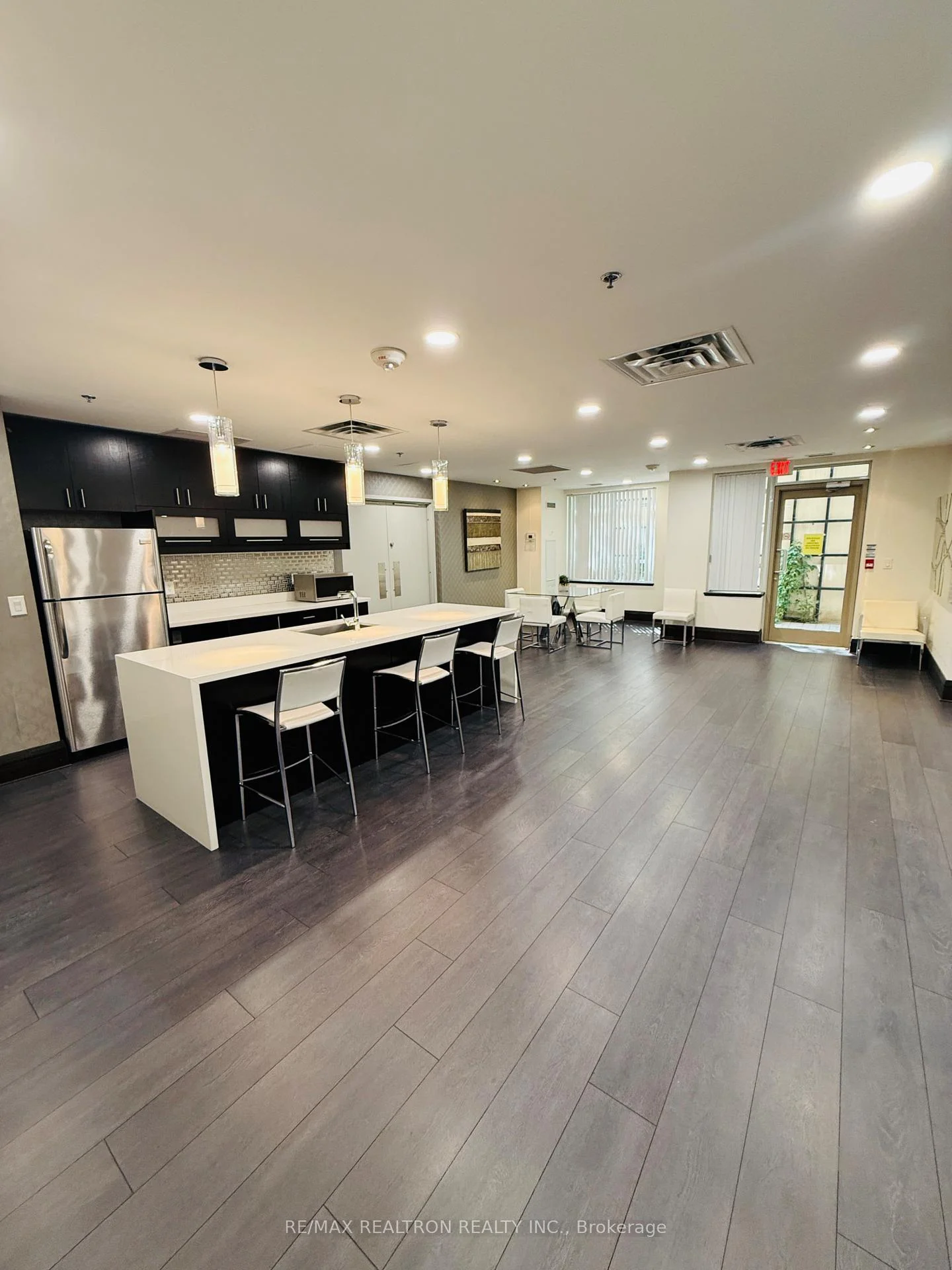 Photo 35 of Unit 201, 73 King William Crescent, Richmond Hill, Langstaff — HOMEH