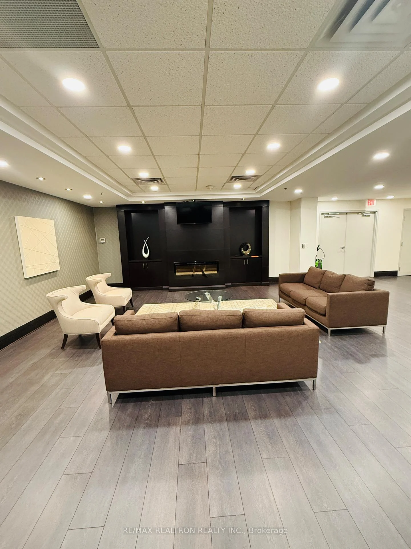 Photo 37 of Unit 201, 73 King William Crescent, Richmond Hill, Langstaff — HOMEH