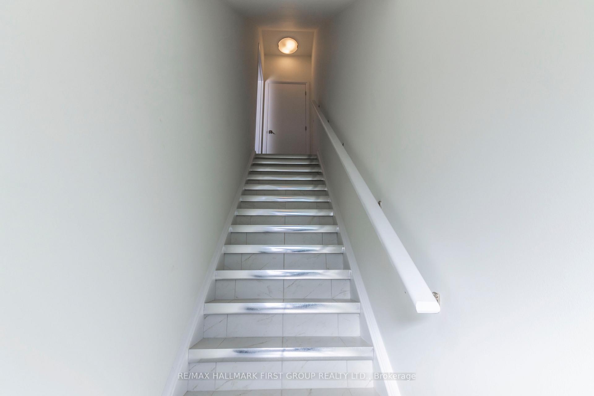 Photo 4 of 12 Lily Lane, Guelph, Clairfields/Hanlon Business Park — HOMEH