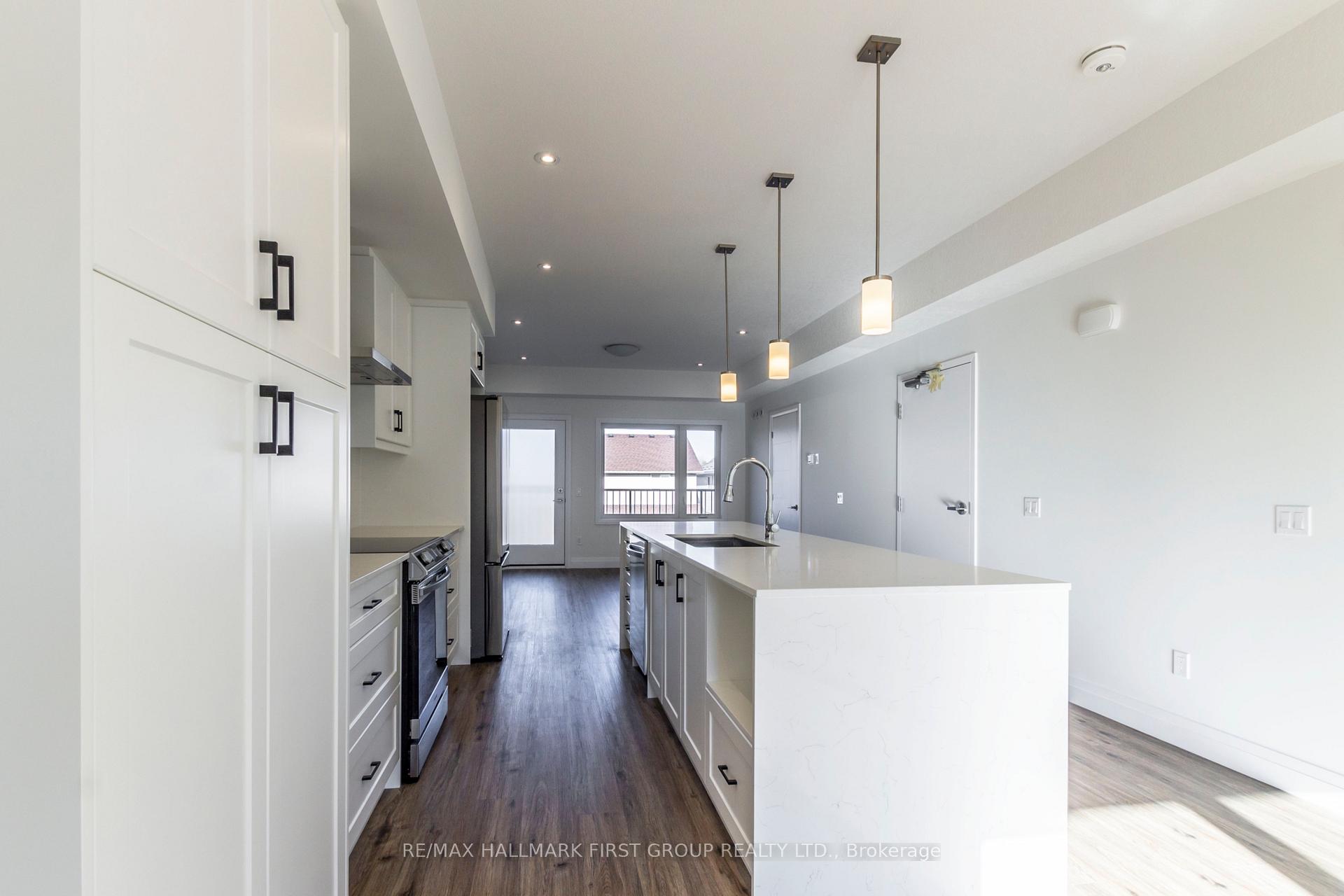 Photo 7 of 12 Lily Lane, Guelph, Clairfields/Hanlon Business Park — HOMEH