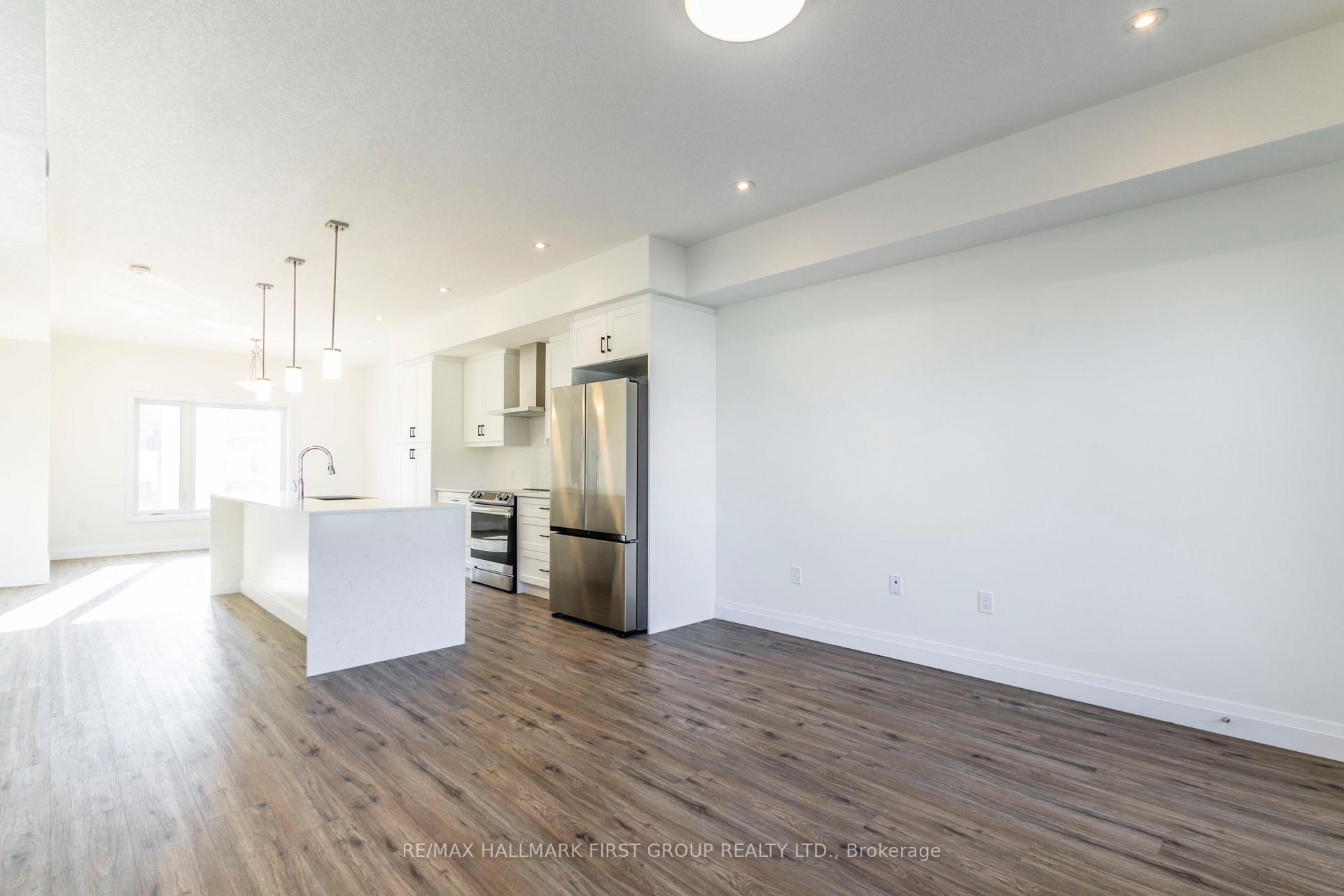 Photo 11 of 12 Lily Lane, Guelph, Clairfields/Hanlon Business Park — HOMEH