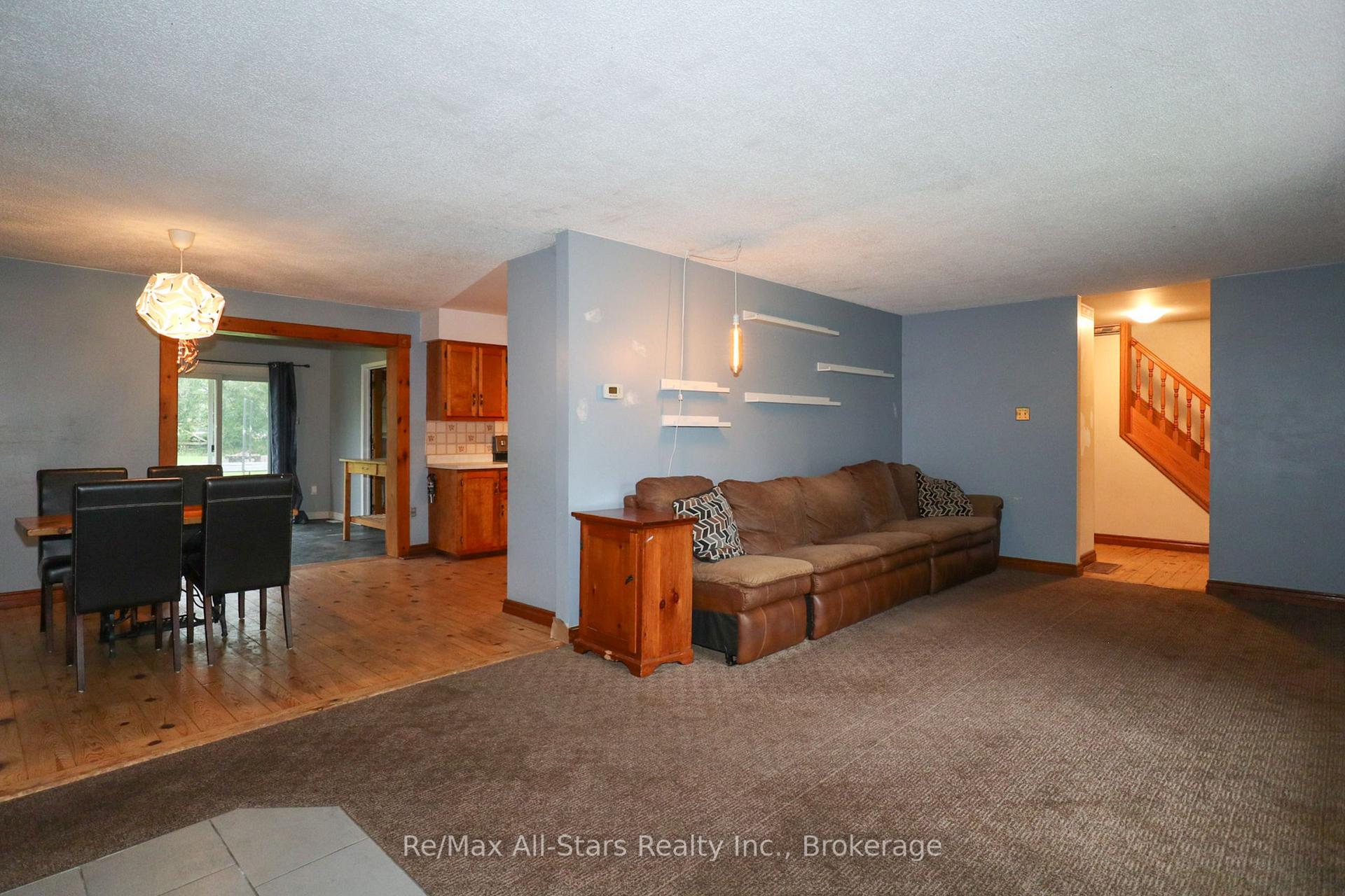 Photo 8 of 65 Butternut Drive, Kawartha Lakes, Lindsay — HOMEH
