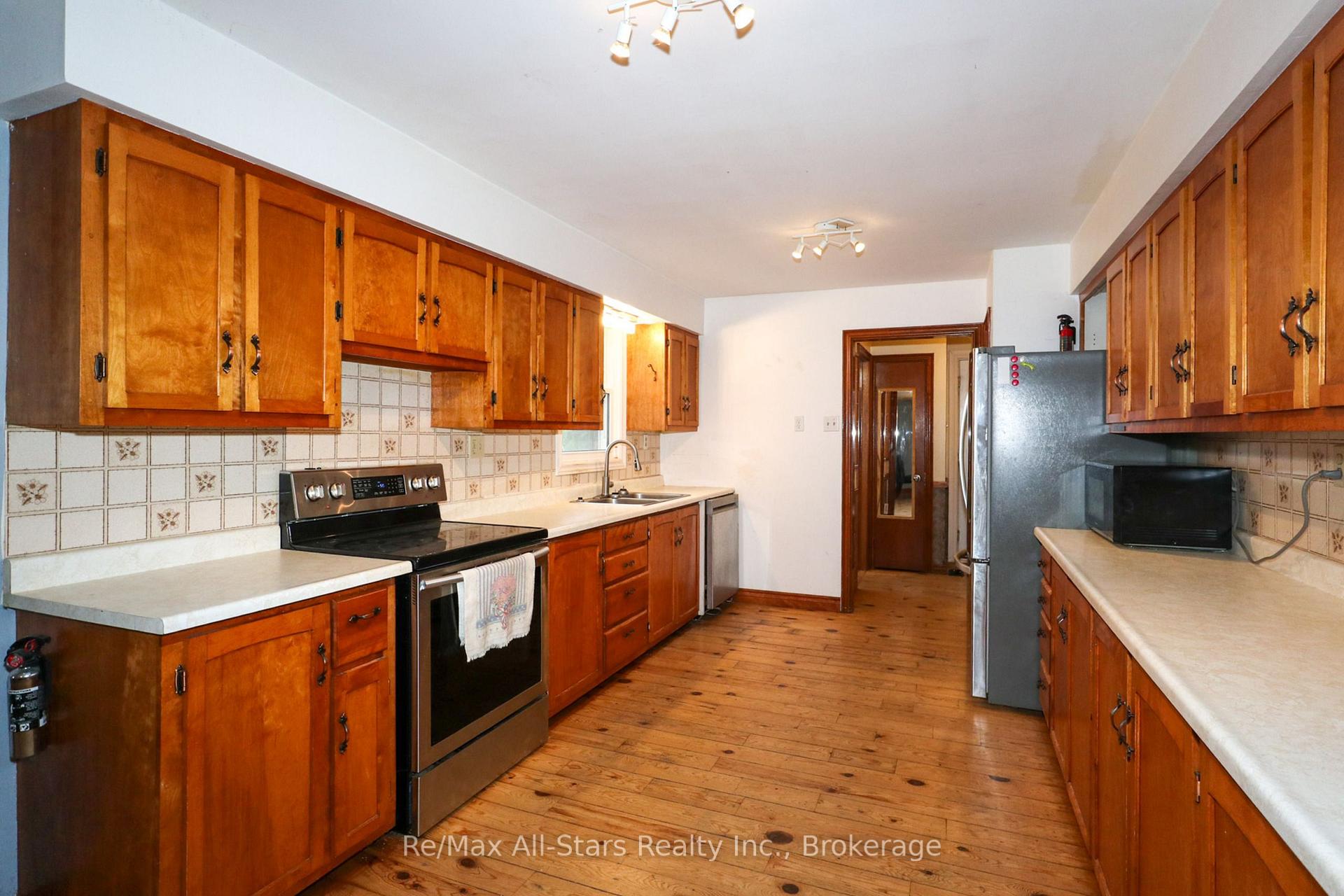 Photo 10 of 65 Butternut Drive, Kawartha Lakes, Lindsay — HOMEH