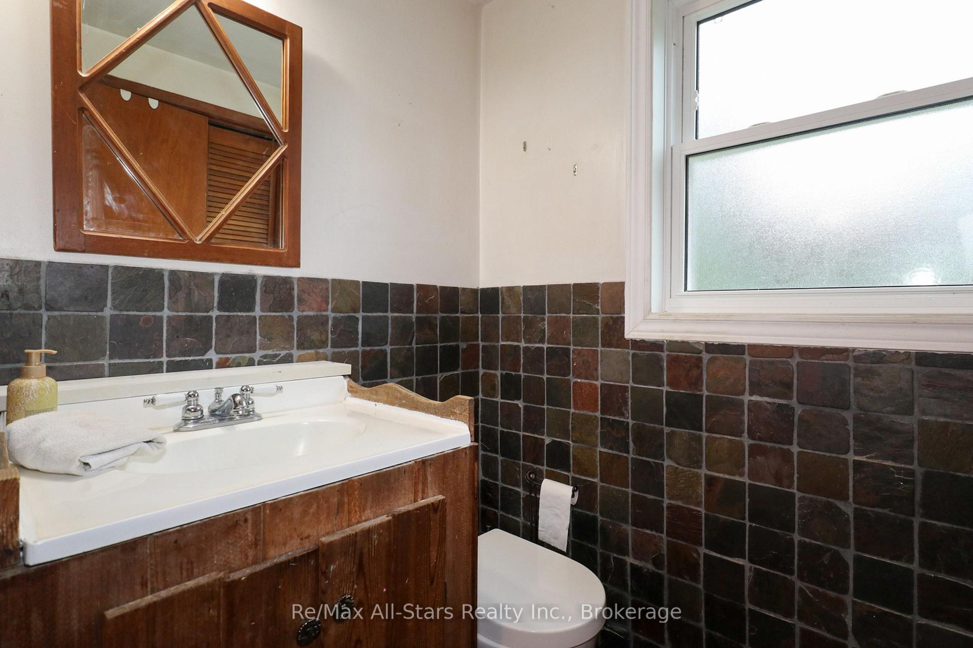Photo 12 of 65 Butternut Drive, Kawartha Lakes, Lindsay — HOMEH