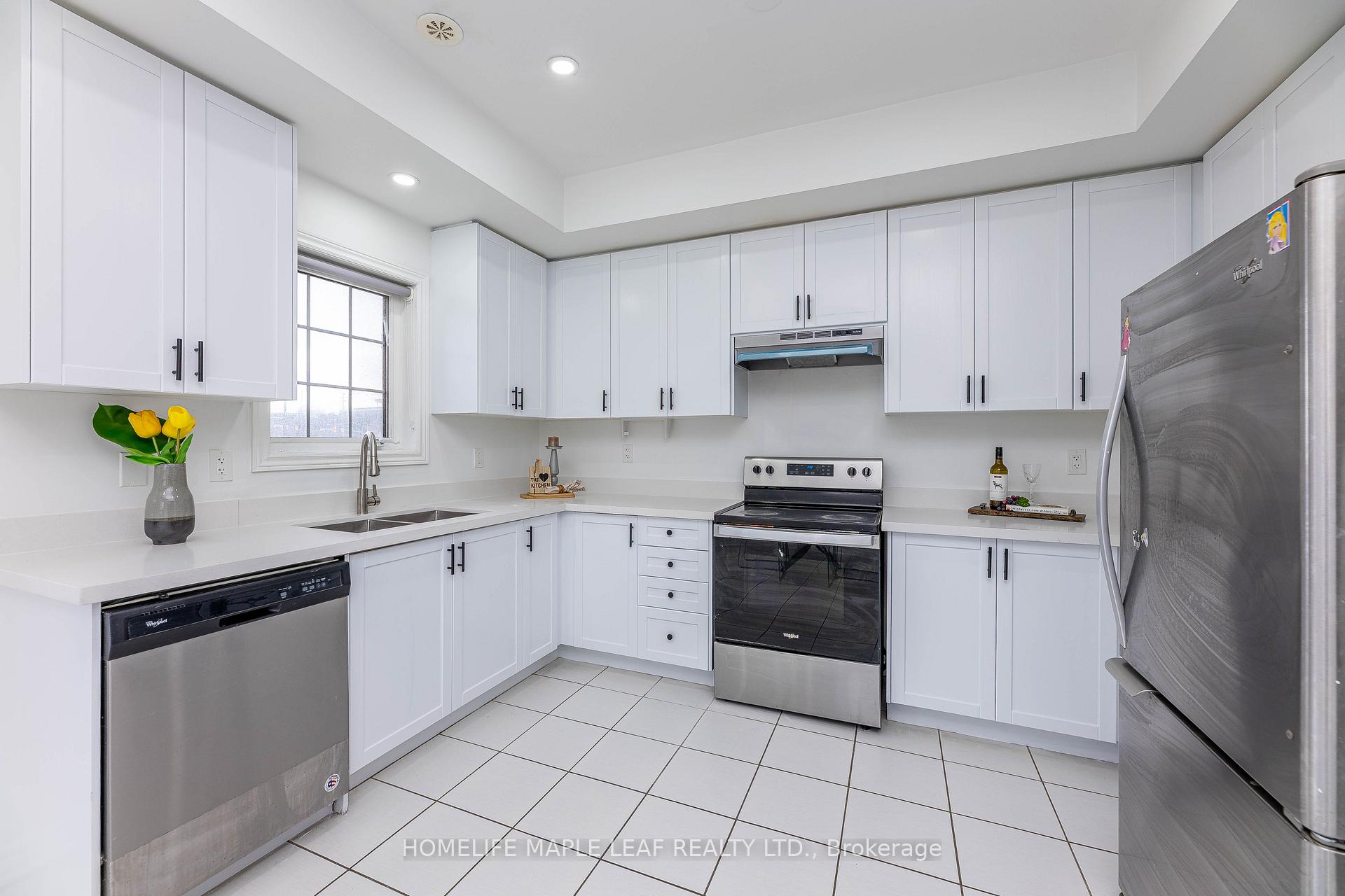 Photo 10 of 2 Cedarland Road E, Brampton, Credit Valley — HOMEH