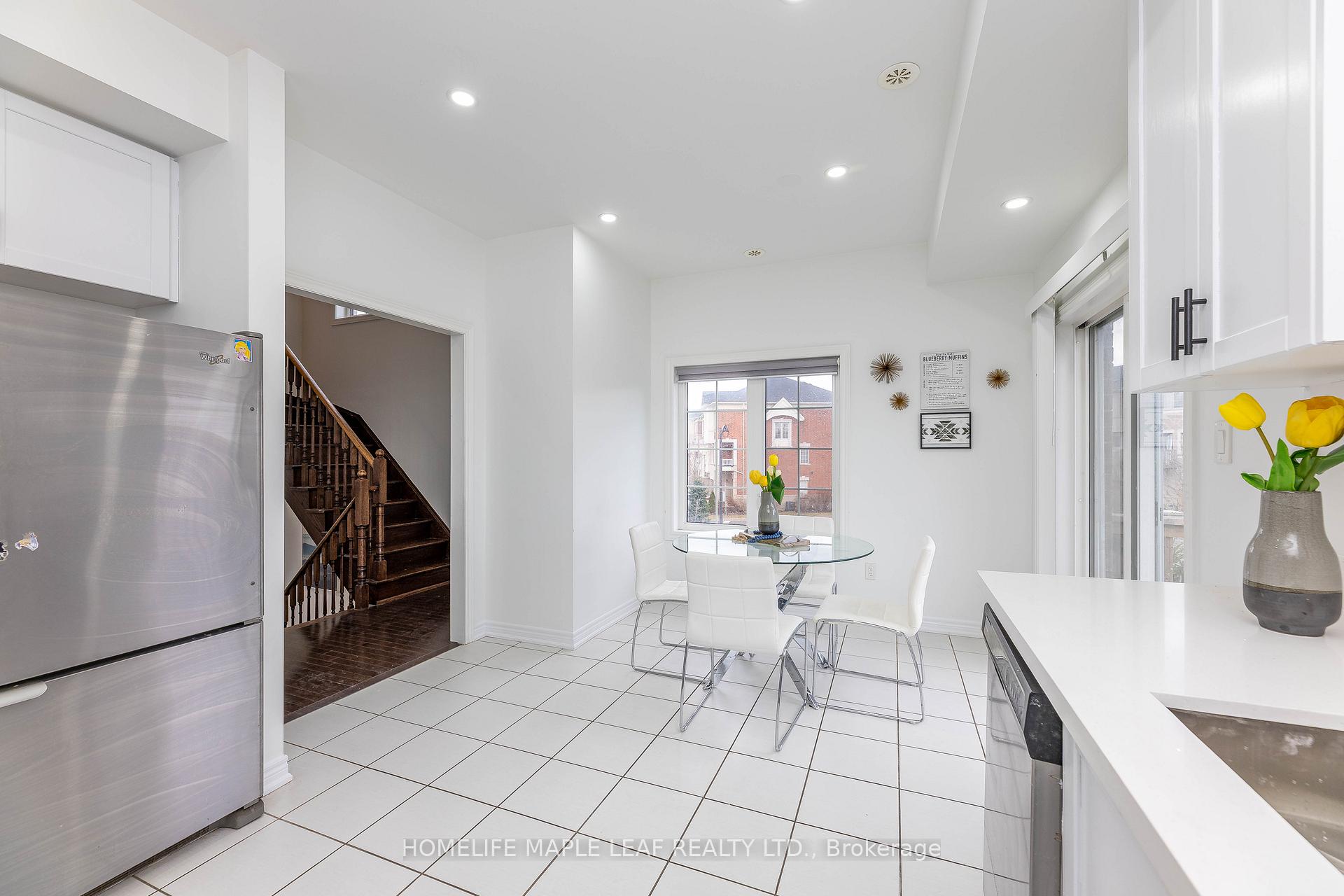 Photo 11 of 2 Cedarland Road E, Brampton, Credit Valley — HOMEH
