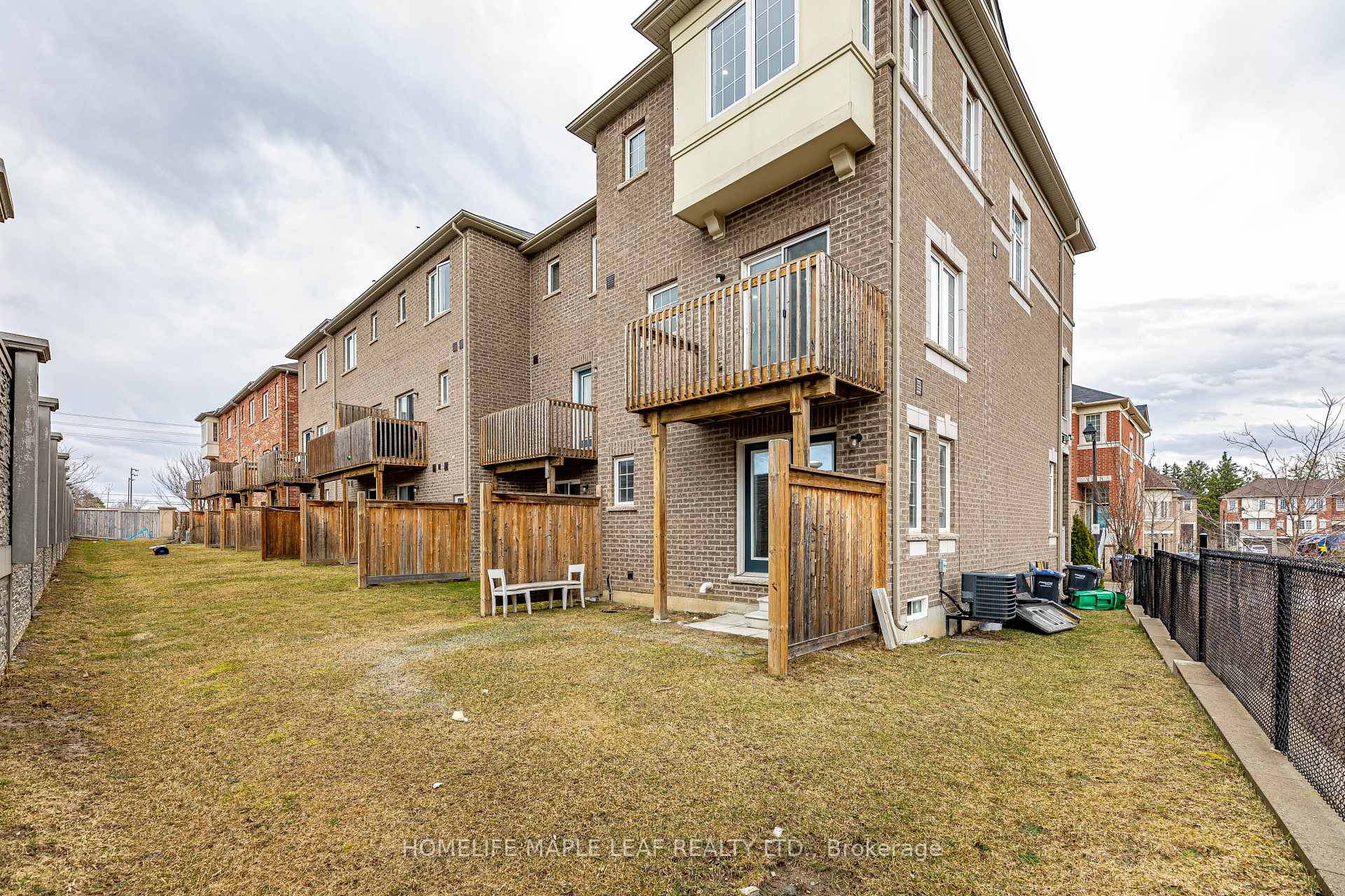 Photo 39 of 2 Cedarland Road E, Brampton, Credit Valley — HOMEH