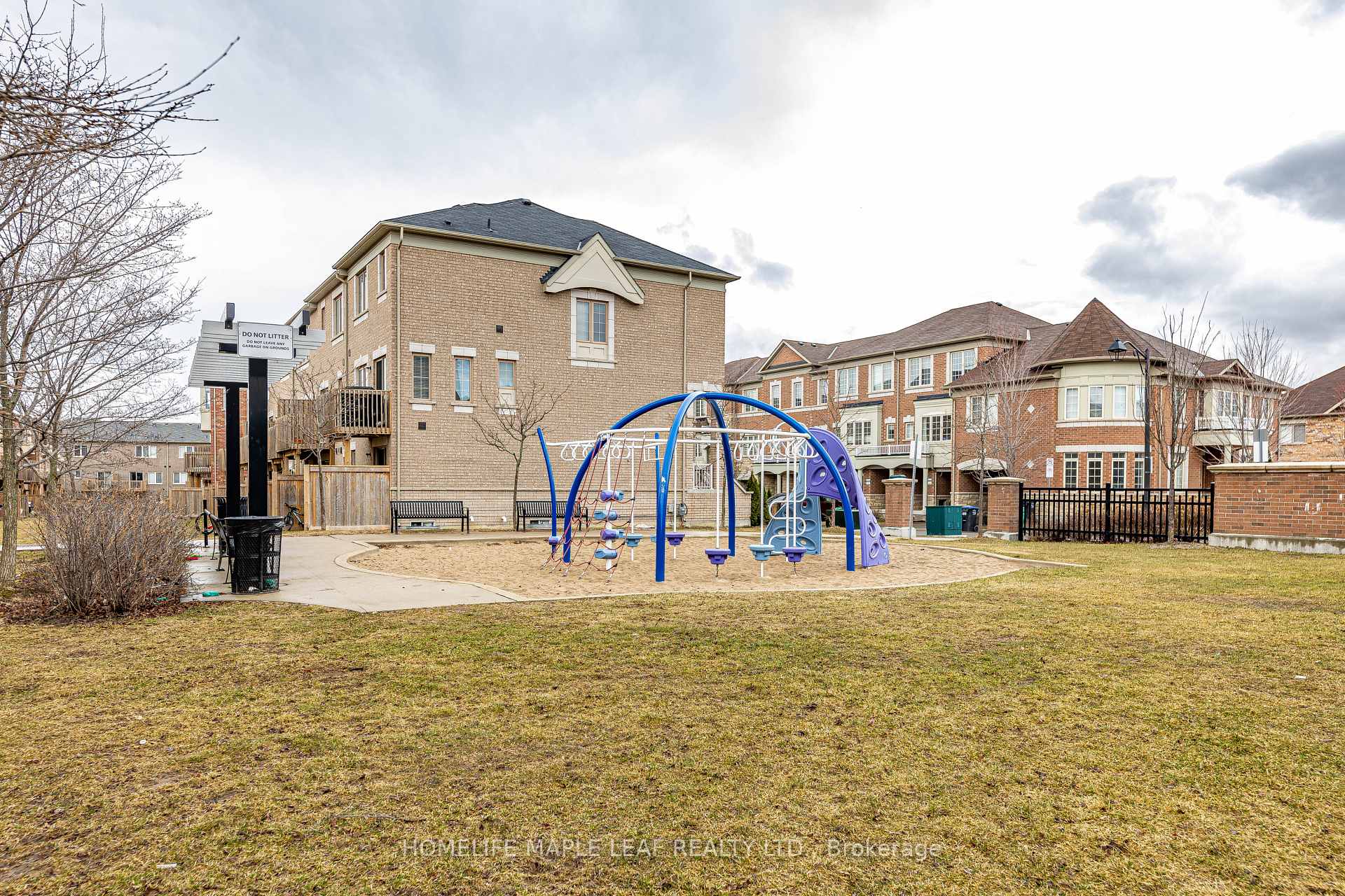Photo 40 of 2 Cedarland Road E, Brampton, Credit Valley — HOMEH