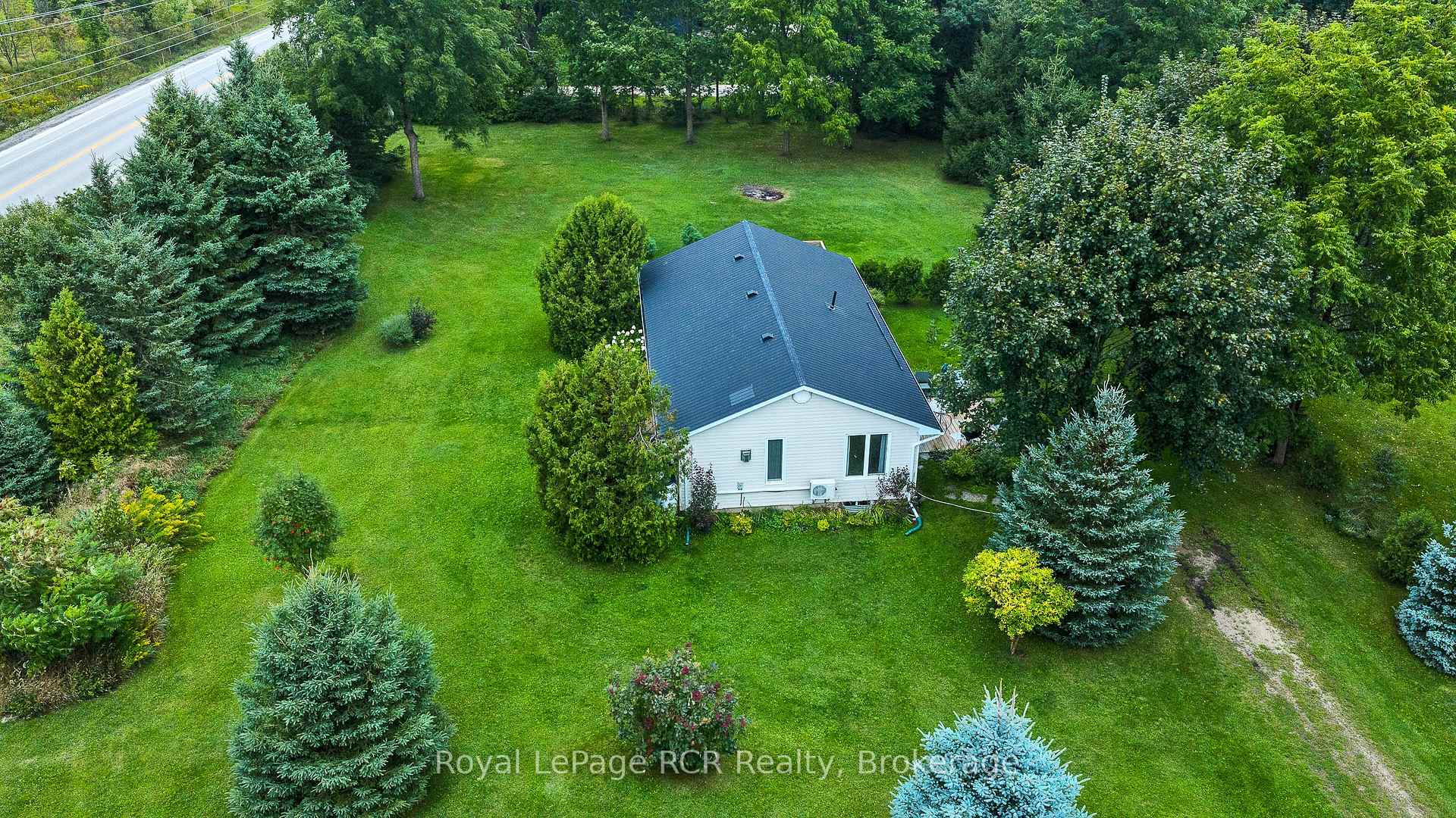 Photo 3 of 046285 Old Mail Road, Meaford — HOMEH