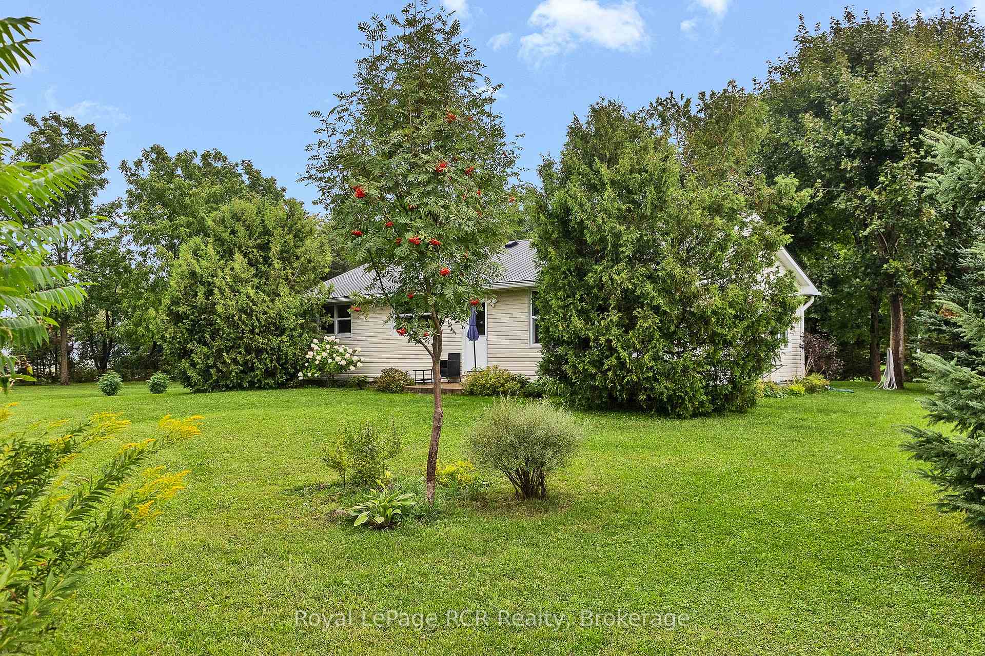 Photo 4 of 046285 Old Mail Road, Meaford — HOMEH