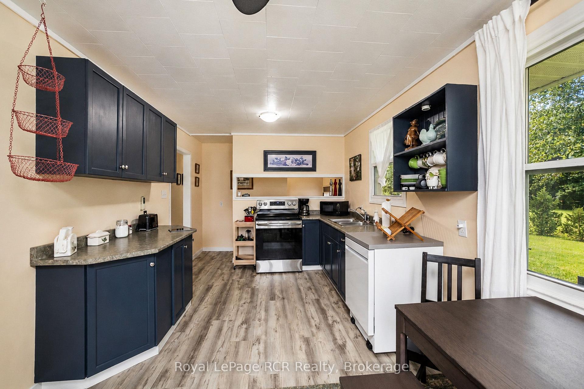 Photo 10 of 046285 Old Mail Road, Meaford — HOMEH