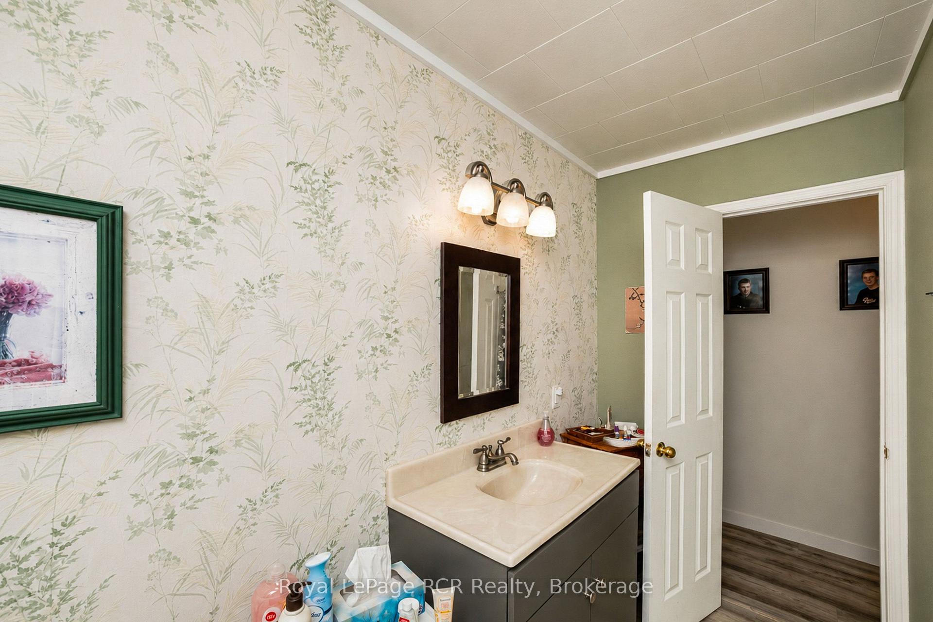 Photo 15 of 046285 Old Mail Road, Meaford — HOMEH