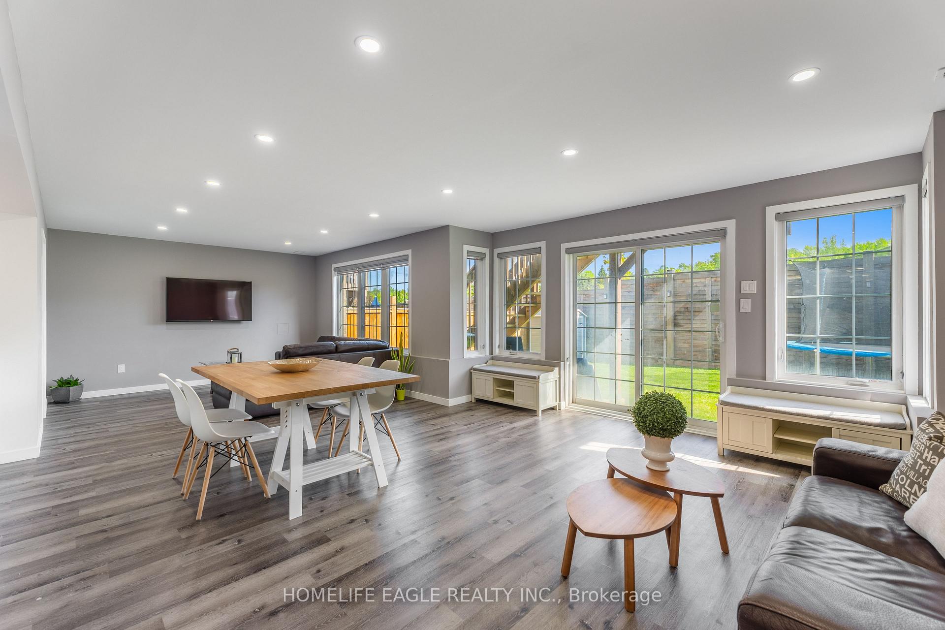 Photo 16 of 58 Tesla Crescent, East Gwillimbury, Holland Landing — HOMEH