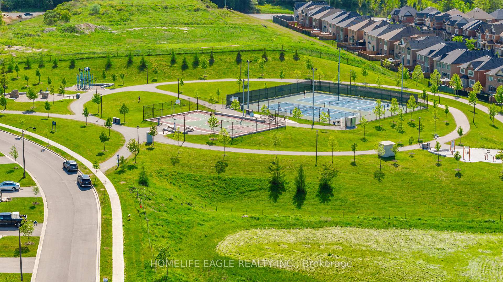 Photo 24 of 58 Tesla Crescent, East Gwillimbury, Holland Landing — HOMEH