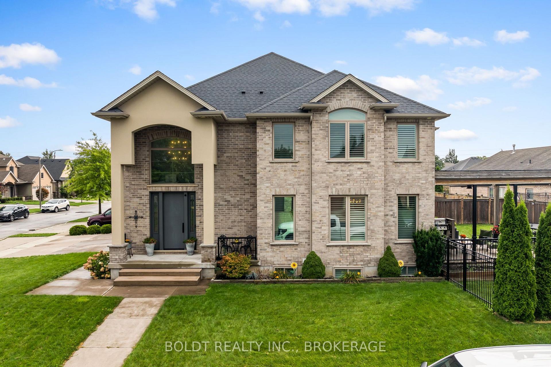 Photo 1 of 90 Videl Crescent N, St. Catharines, Grapeview — HOMEH