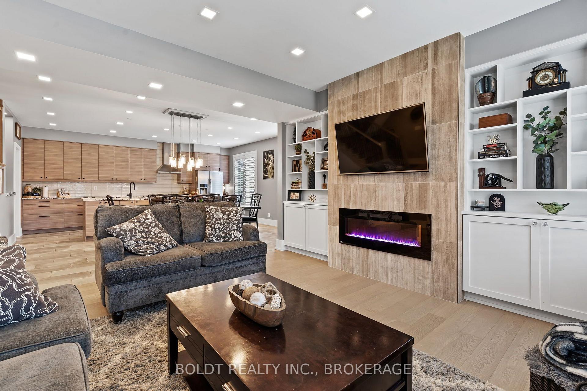 Photo 9 of 90 Videl Crescent N, St. Catharines, Grapeview — HOMEH