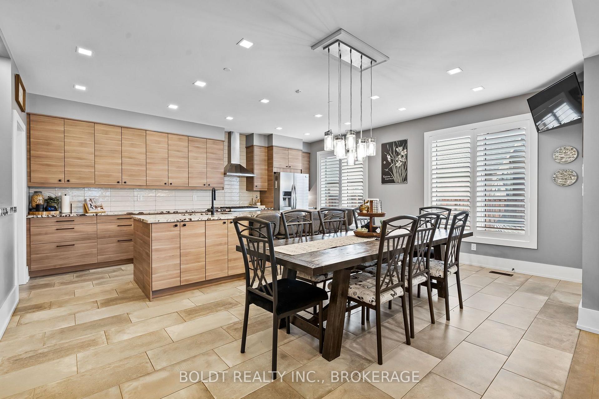 Photo 10 of 90 Videl Crescent N, St. Catharines, Grapeview — HOMEH