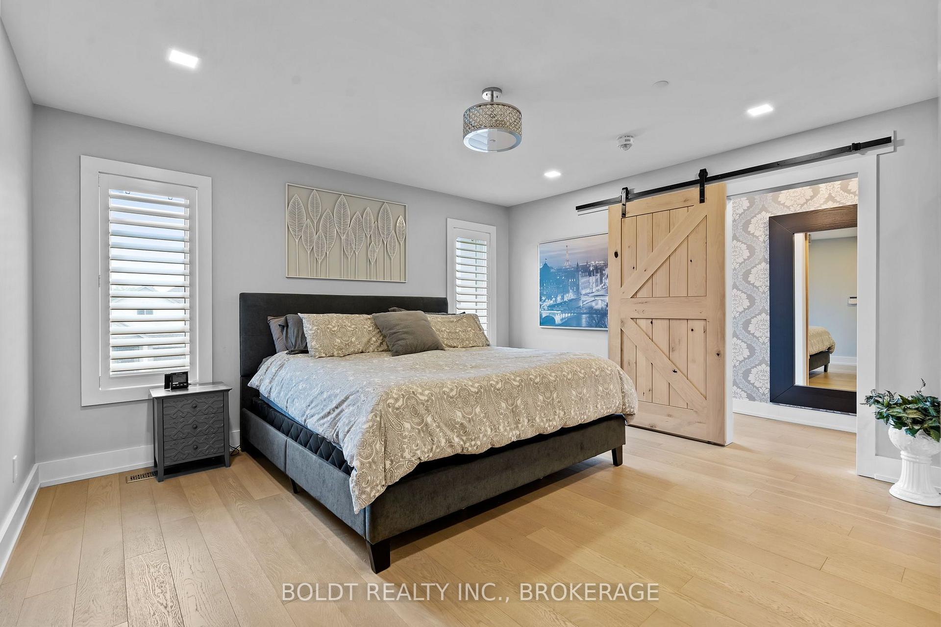 Photo 17 of 90 Videl Crescent N, St. Catharines, Grapeview — HOMEH