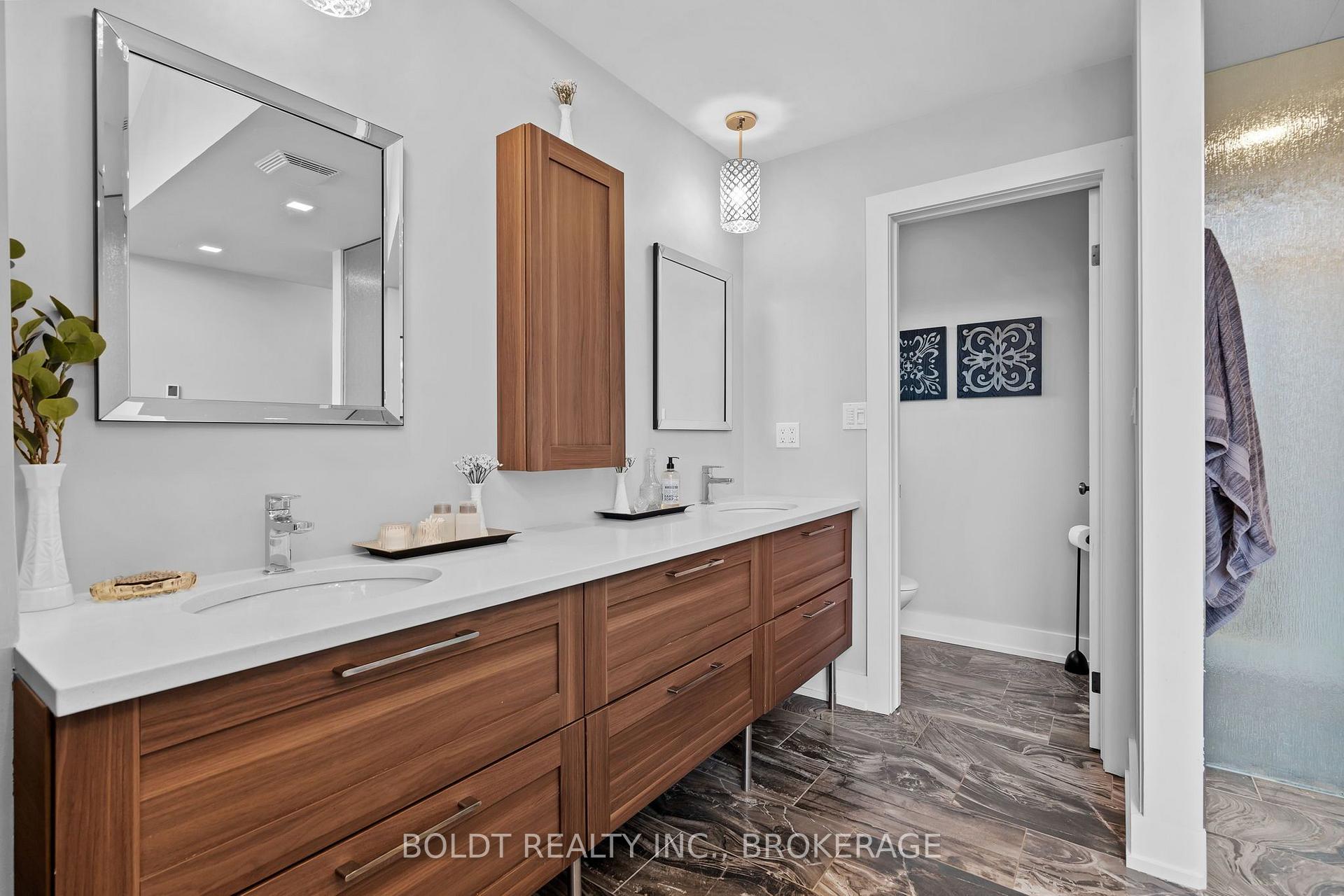 Photo 21 of 90 Videl Crescent N, St. Catharines, Grapeview — HOMEH