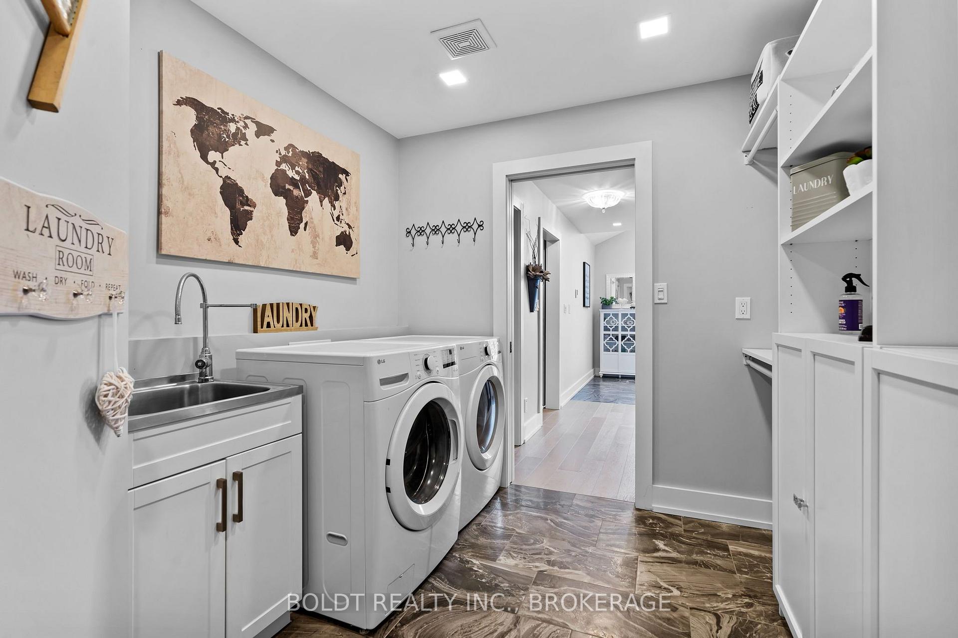 Photo 23 of 90 Videl Crescent N, St. Catharines, Grapeview — HOMEH