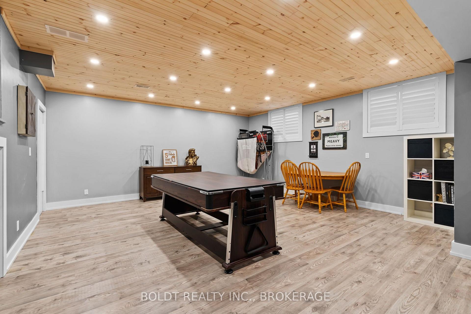 Photo 31 of 90 Videl Crescent N, St. Catharines, Grapeview — HOMEH