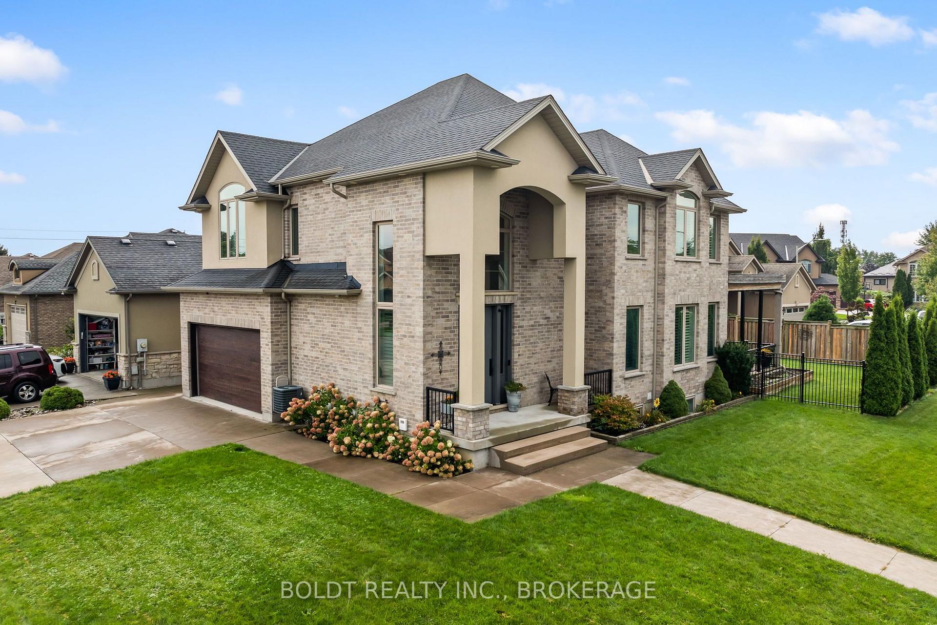 Photo 42 of 90 Videl Crescent N, St. Catharines, Grapeview — HOMEH