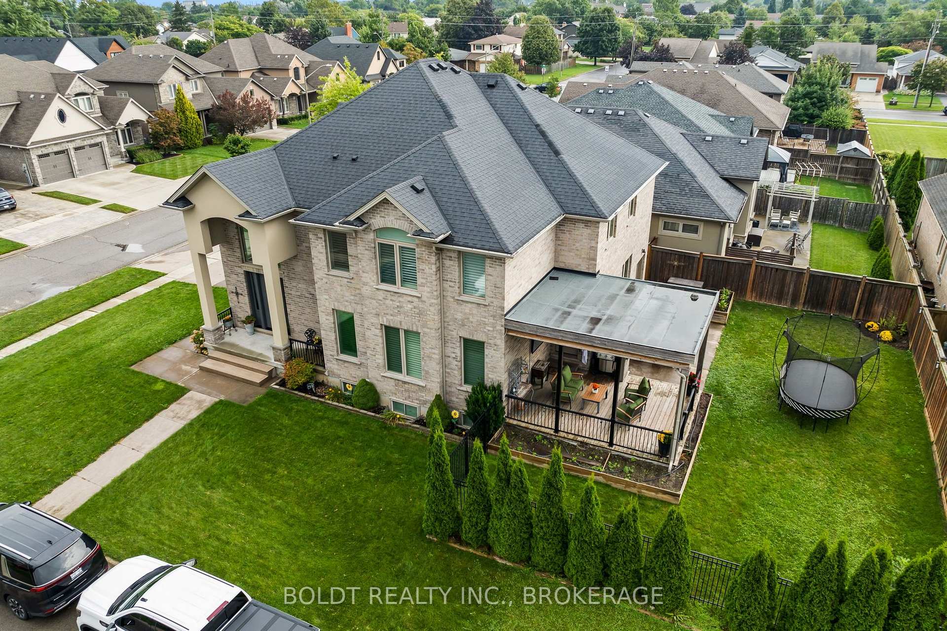 Photo 43 of 90 Videl Crescent N, St. Catharines, Grapeview — HOMEH