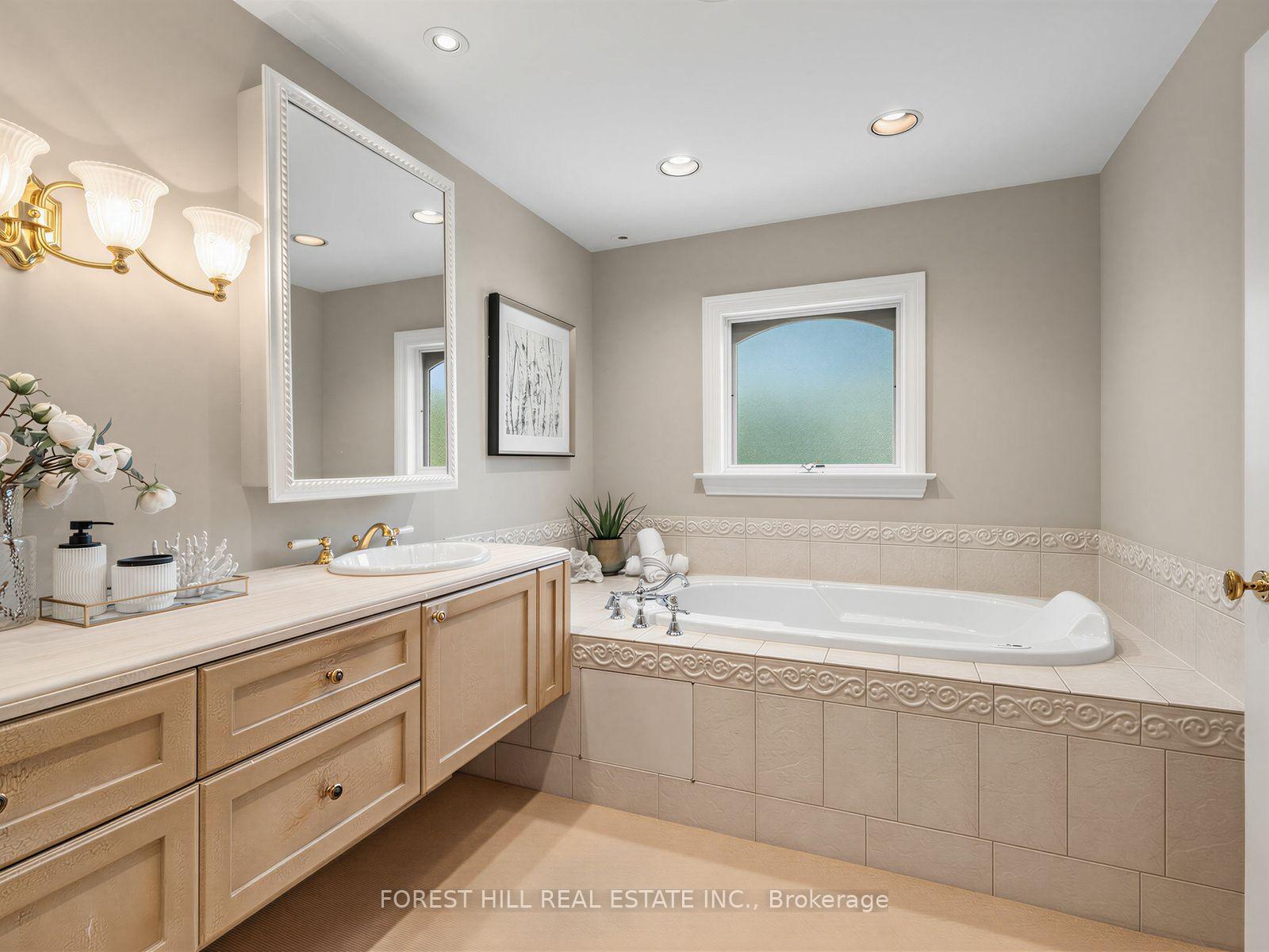 Photo 27 of 552 St Clements Avenue, Toronto, Forest Hill North — HOMEH