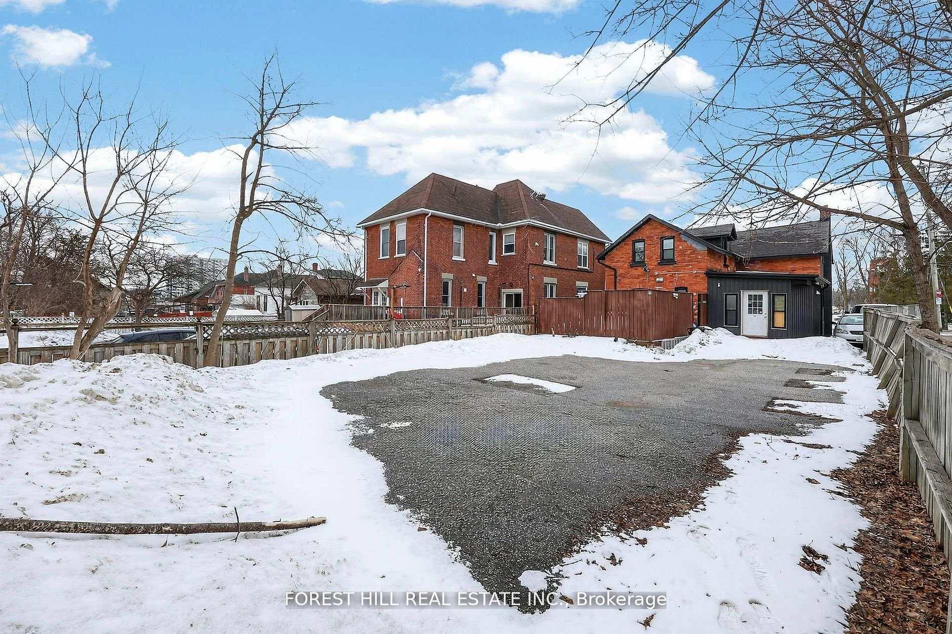 Photo 2 of 89 Toronto Street, Barrie, City Centre — HOMEH