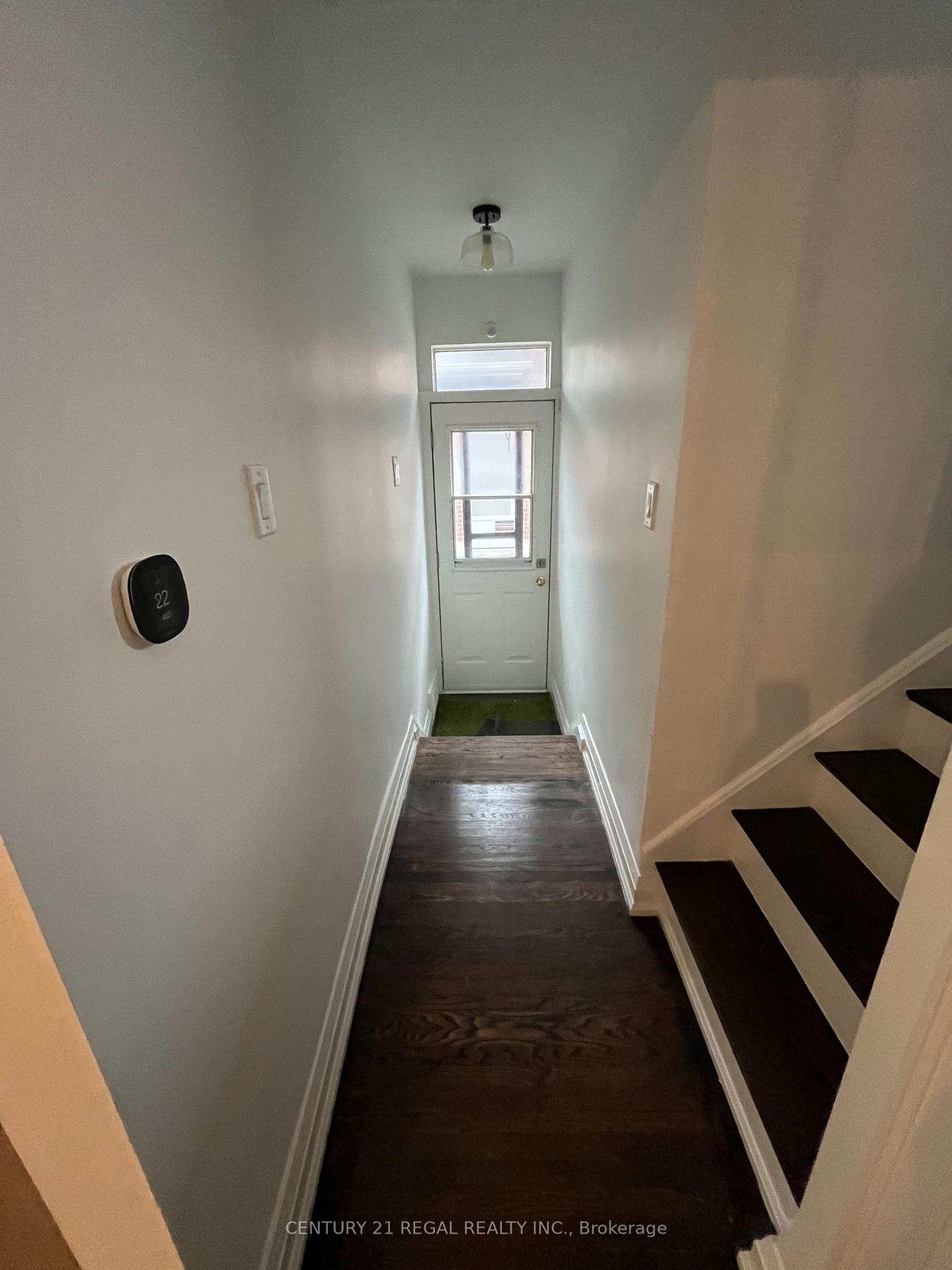 Photo 4 of 127 Bellman Avenue, Etobicoke, Alderwood — HOMEH