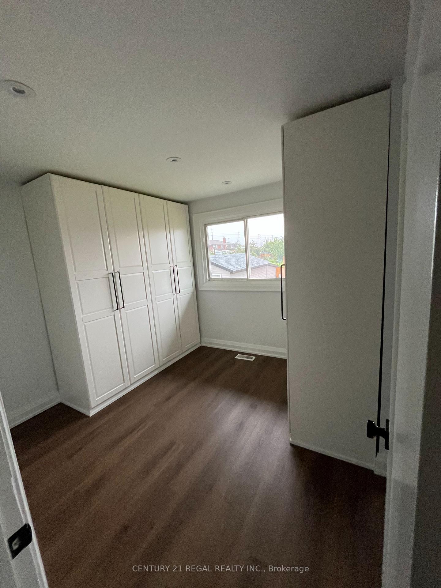 Photo 5 of 127 Bellman Avenue, Etobicoke, Alderwood — HOMEH