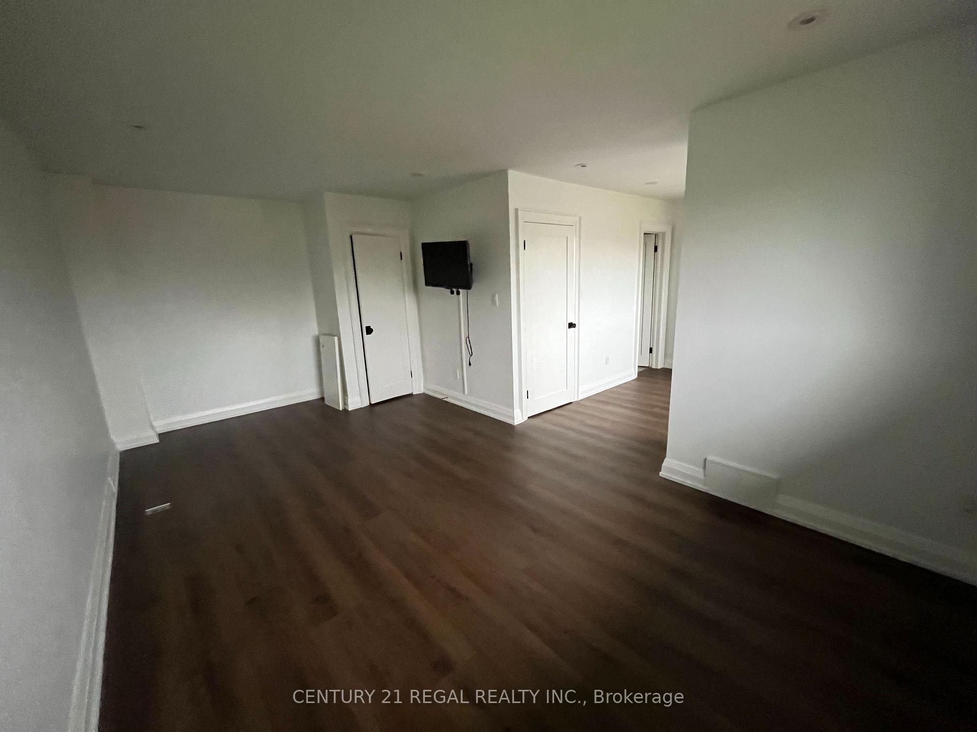 Photo 6 of 127 Bellman Avenue, Etobicoke, Alderwood — HOMEH
