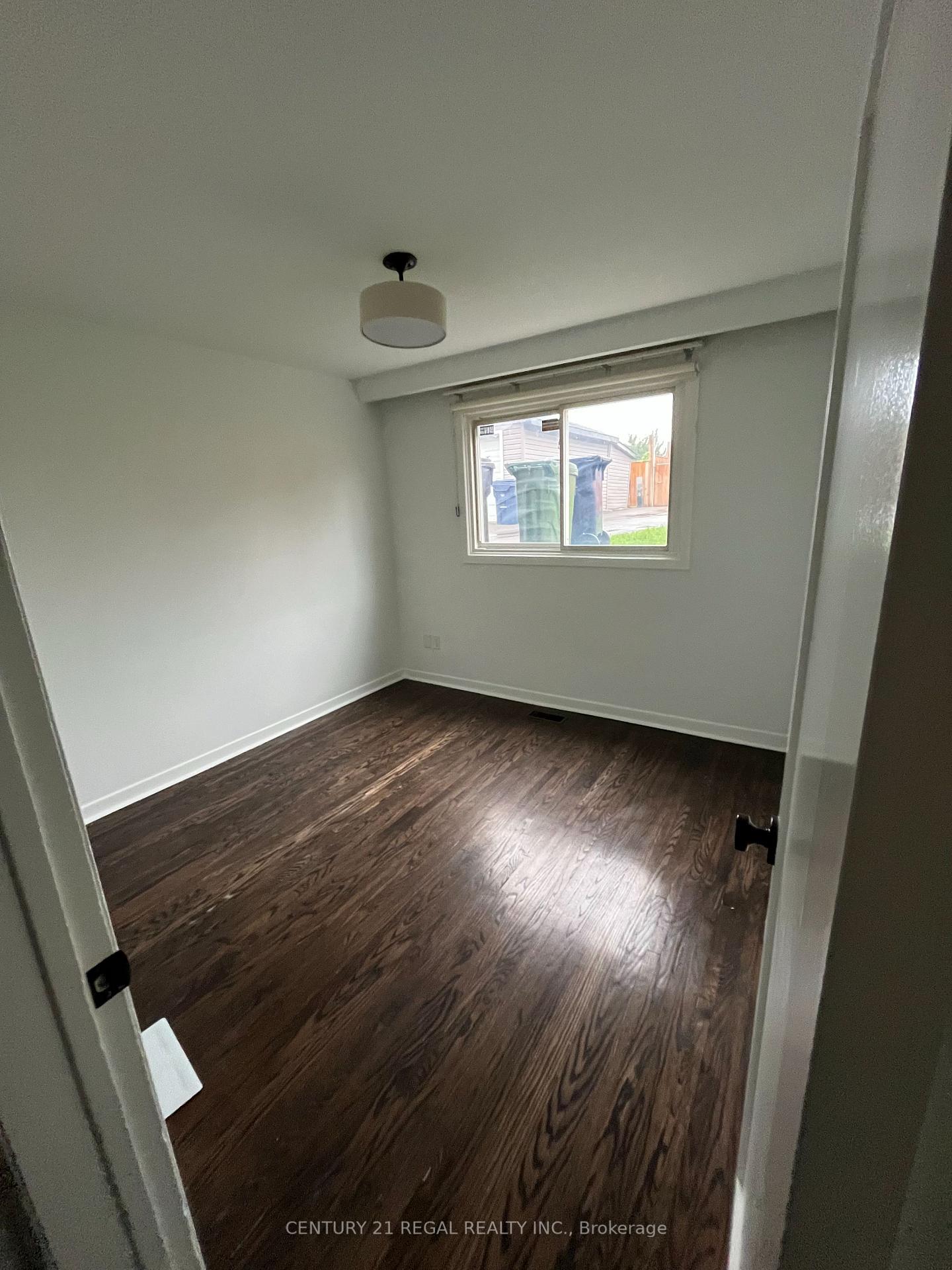 Photo 11 of 127 Bellman Avenue, Etobicoke, Alderwood — HOMEH